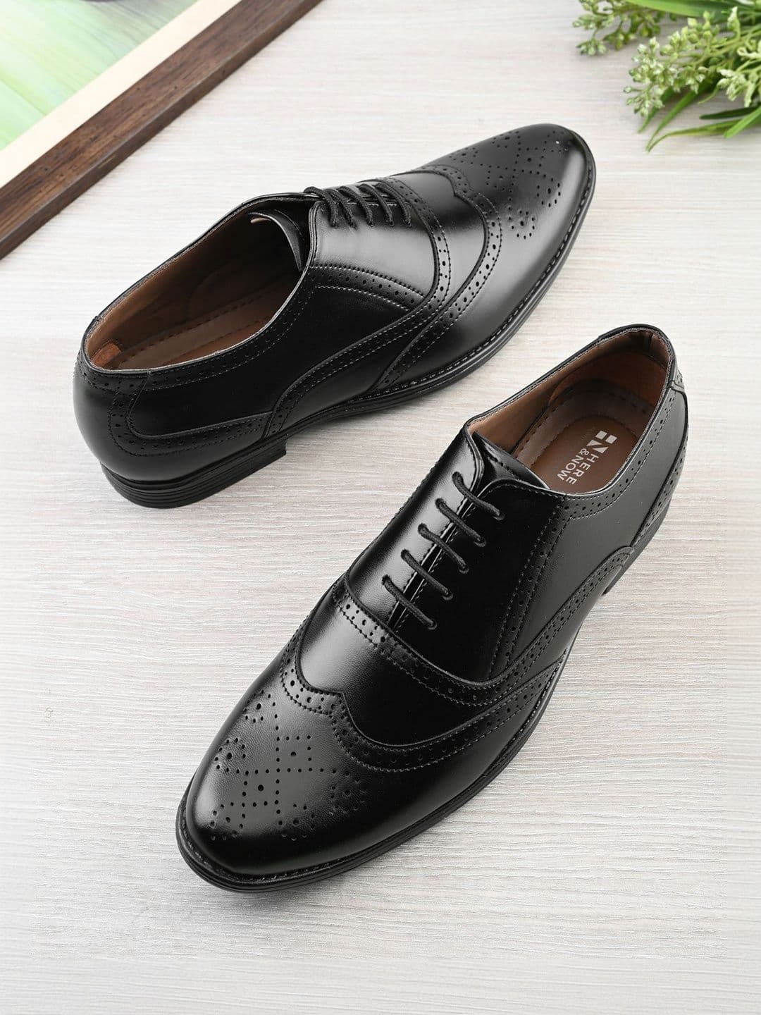 HERE&NOW Men Round Toe Formal Brogues - view 1