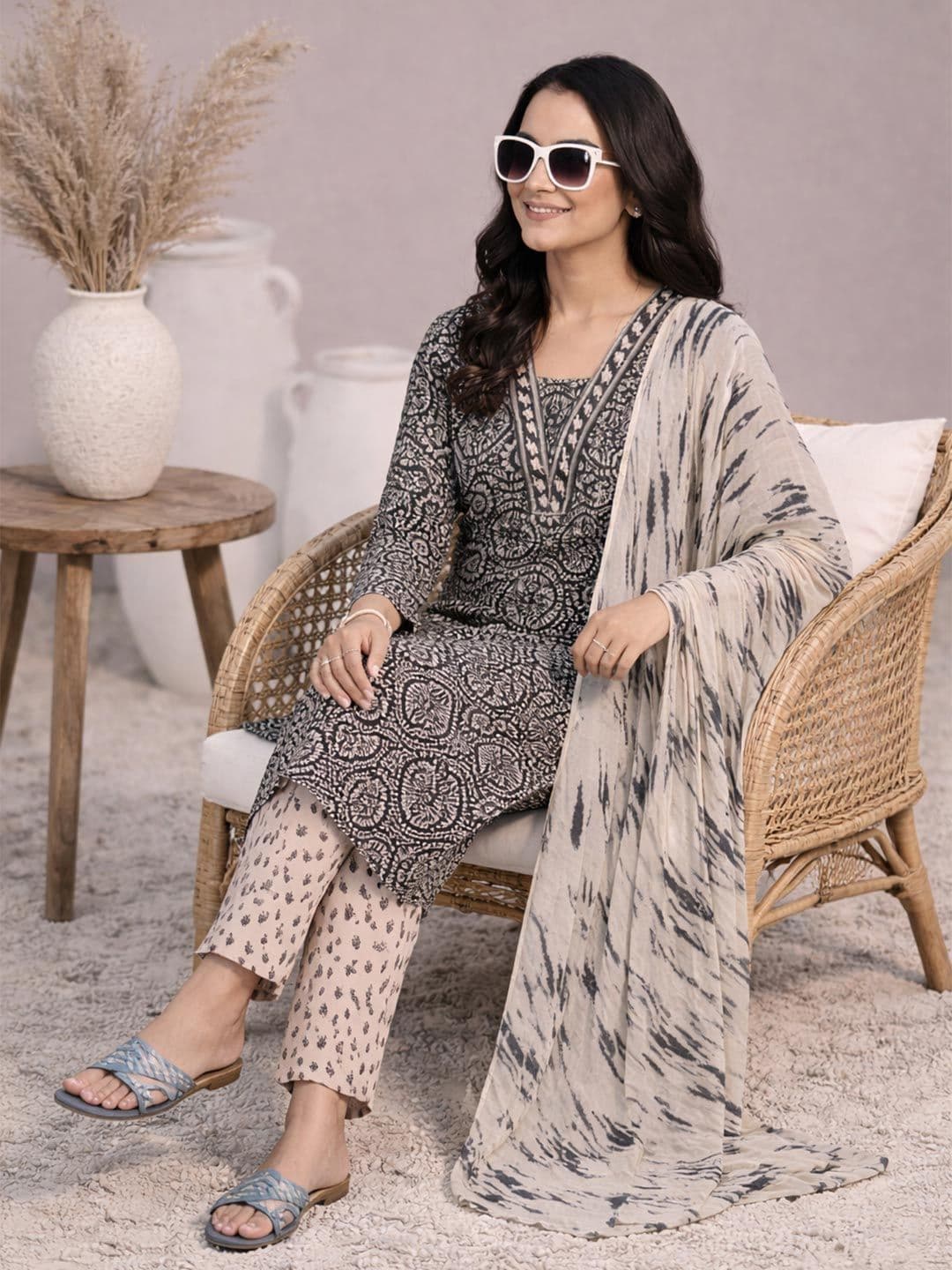 HERE&NOW Women Ethnic Motifs Printed Regular Kurta with Trousers & With Dupatta - view 1