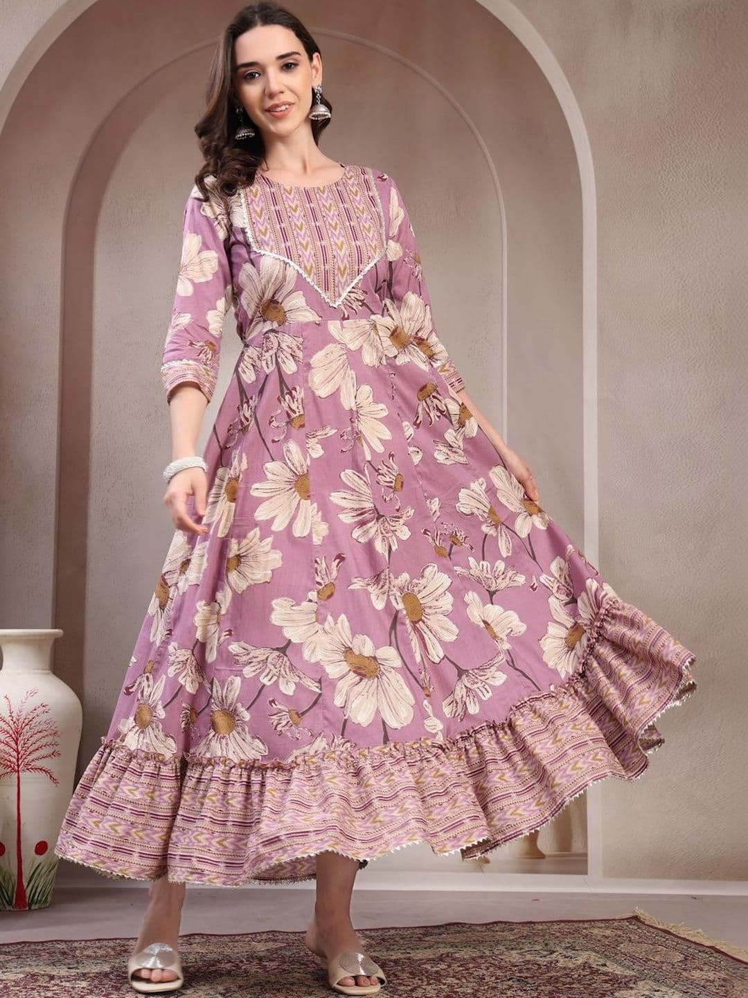RANGEELO JAIPUR Women Paisley Printed Gotta Patti Anarkali Kurta - view 1