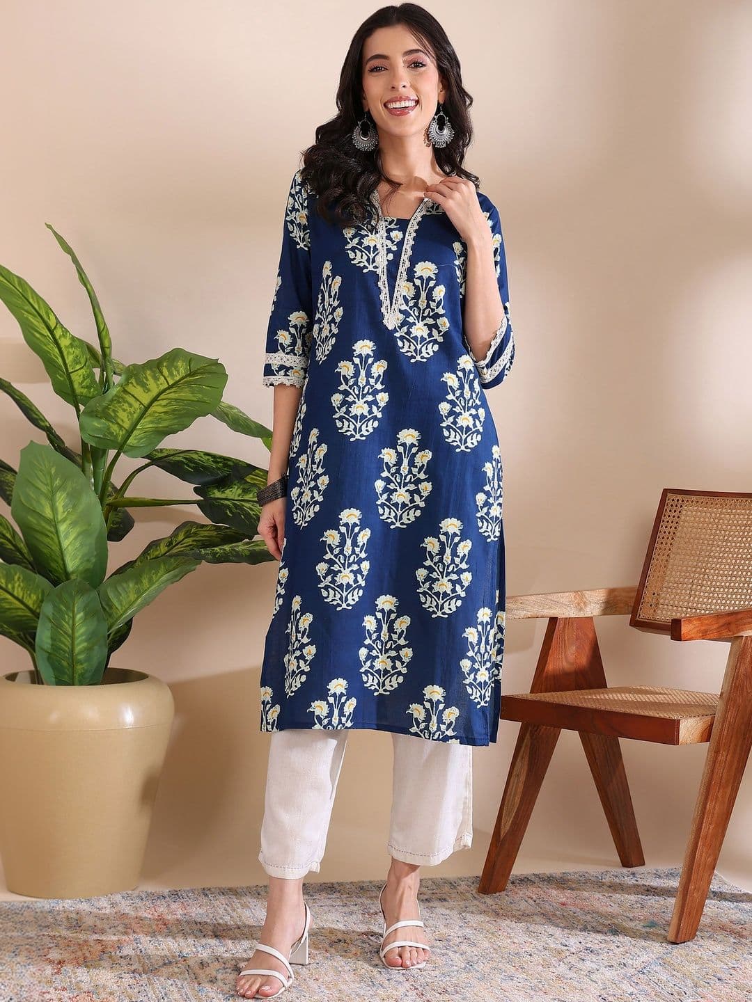 lavandis Floral Printed V-Neck Pure Cotton Blend Kurti - view 1