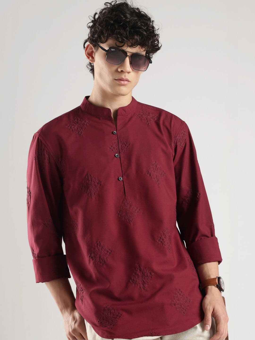 HERE&NOW Men Embroidered Flared Sleeves Thread Work Kurta - view 1