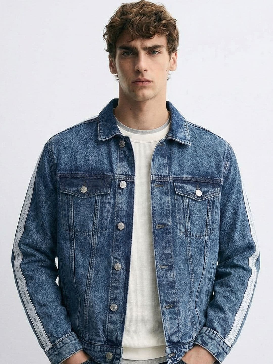 HIGHLANDER Men Blue Washed Denim Jacket with Patchwork - view 1