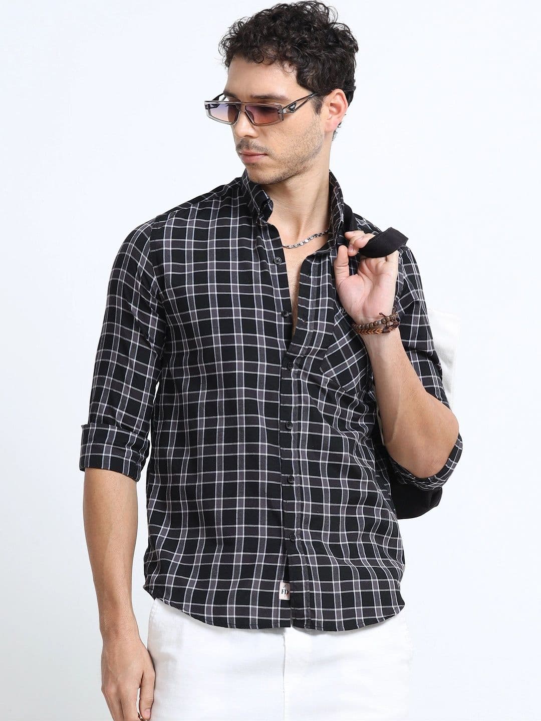 FashionDistrict Men Relaxed Checked Casual Shirt - view 1