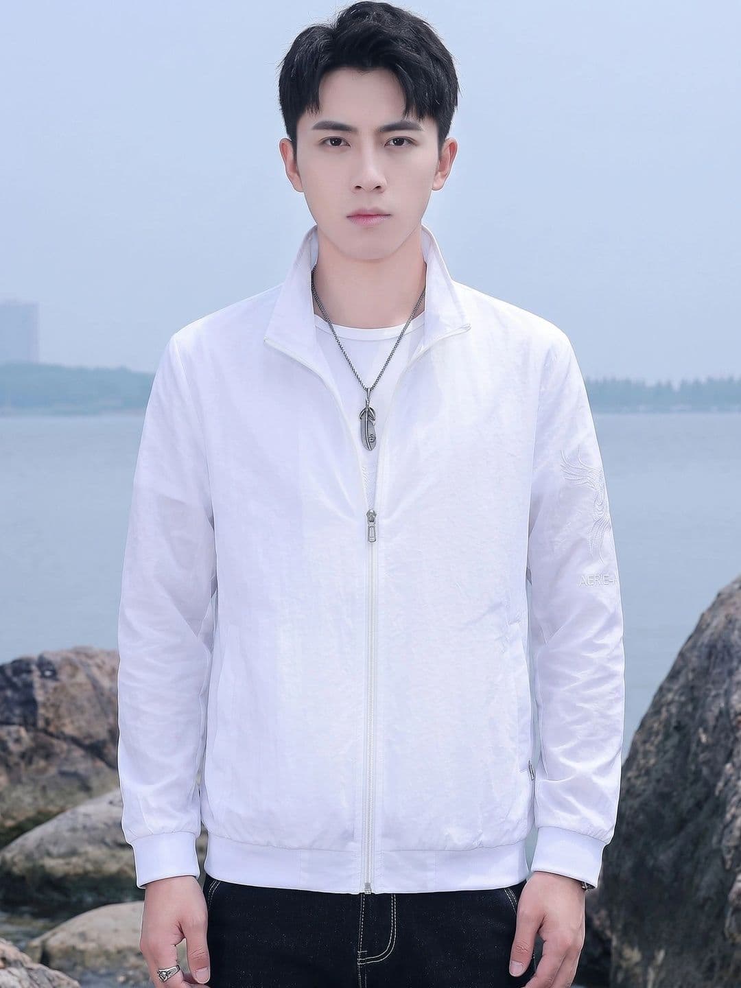 Suo Men Lightweight Outdoor Bomber Jacket - view 1