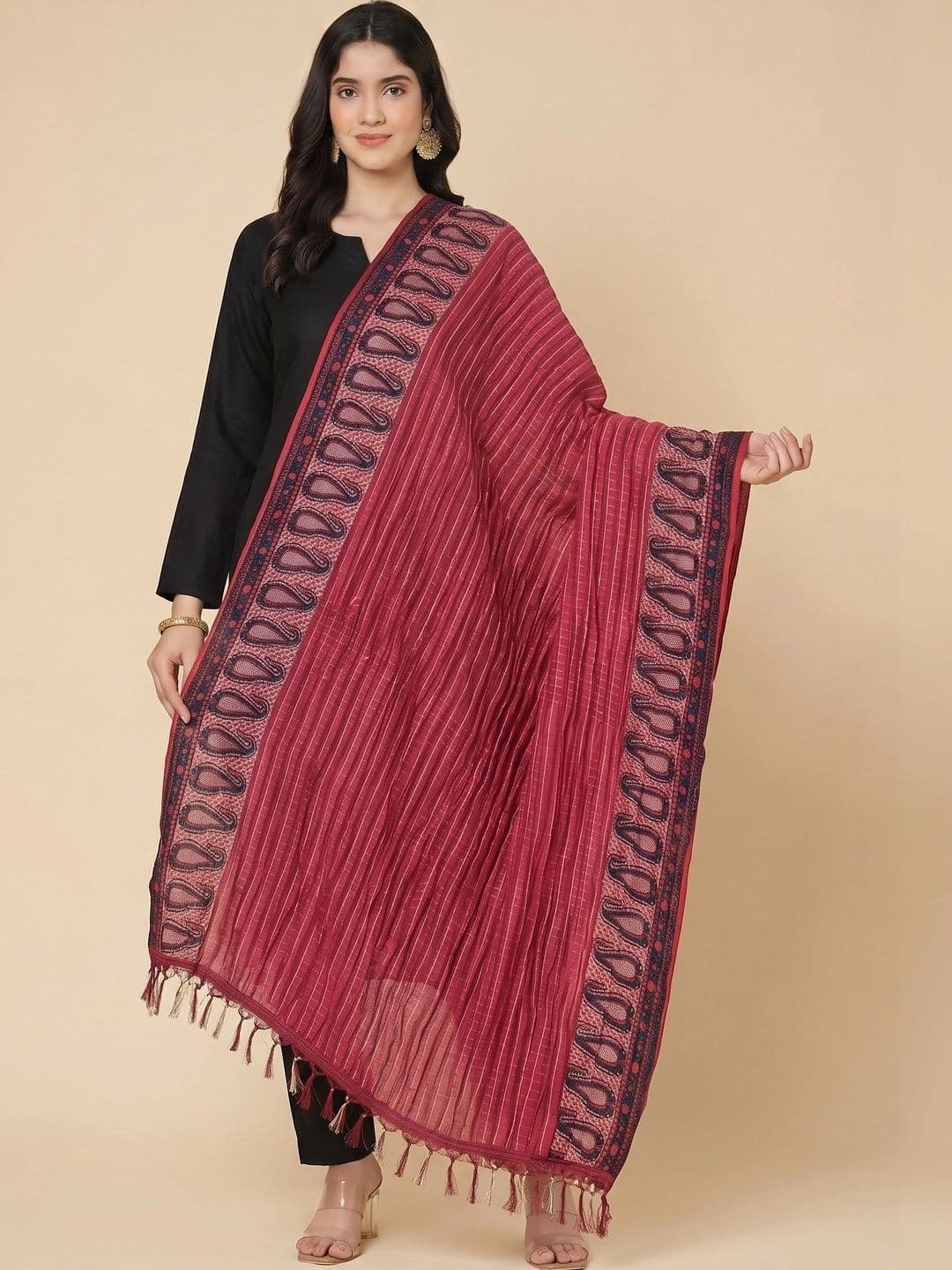 Zamour Paisley Printed Dupatta - view 1