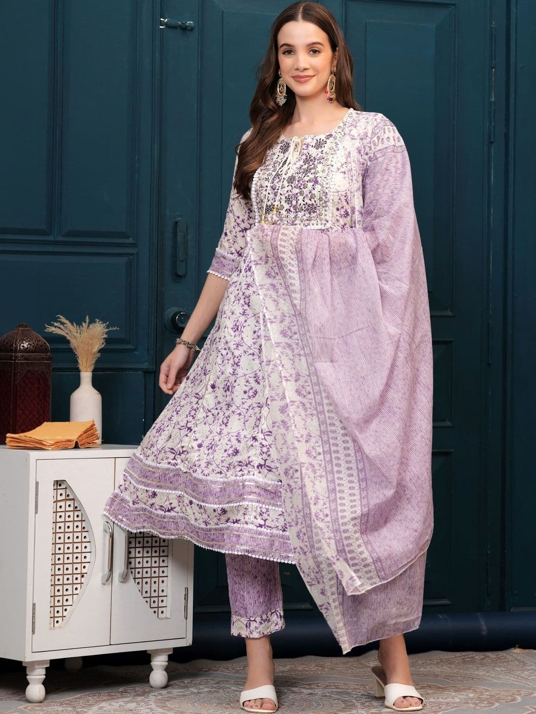 BABA KURTI Women Floral Printed Empire Thread Work Pure Cotton Kurta with Trousers & With Dupatta - view 1