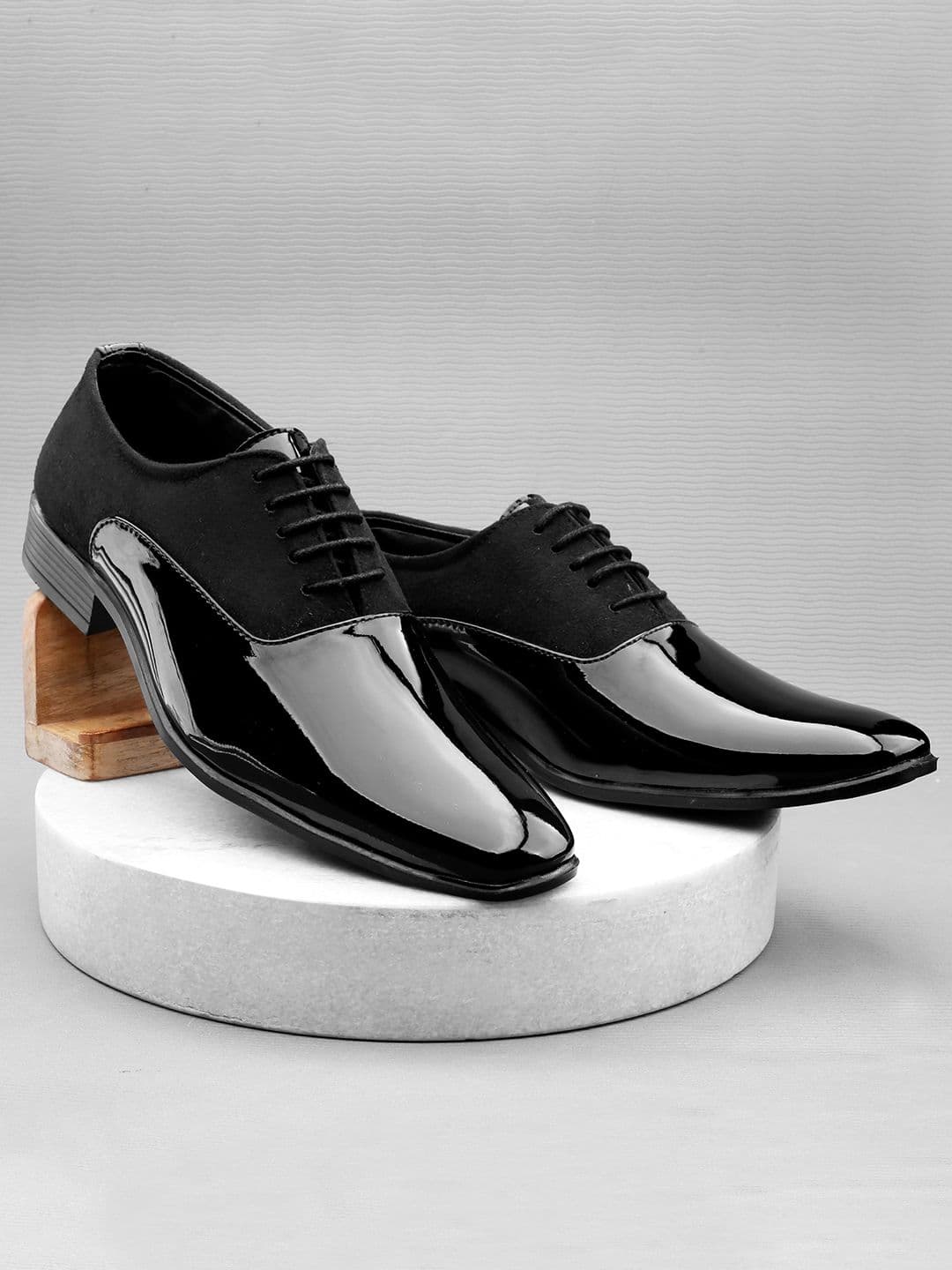 Anouk Men Black Patent & Suede Bi-Material Lace-Up Oxford Formal Lace-up Shoes - view 1
