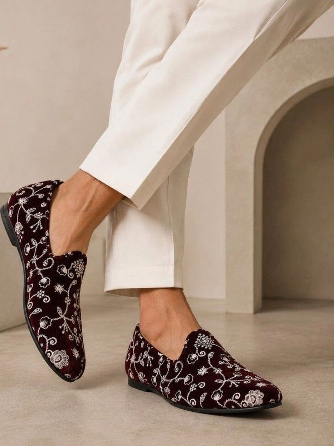 House of Pataudi Men Printed Loafers - view 1