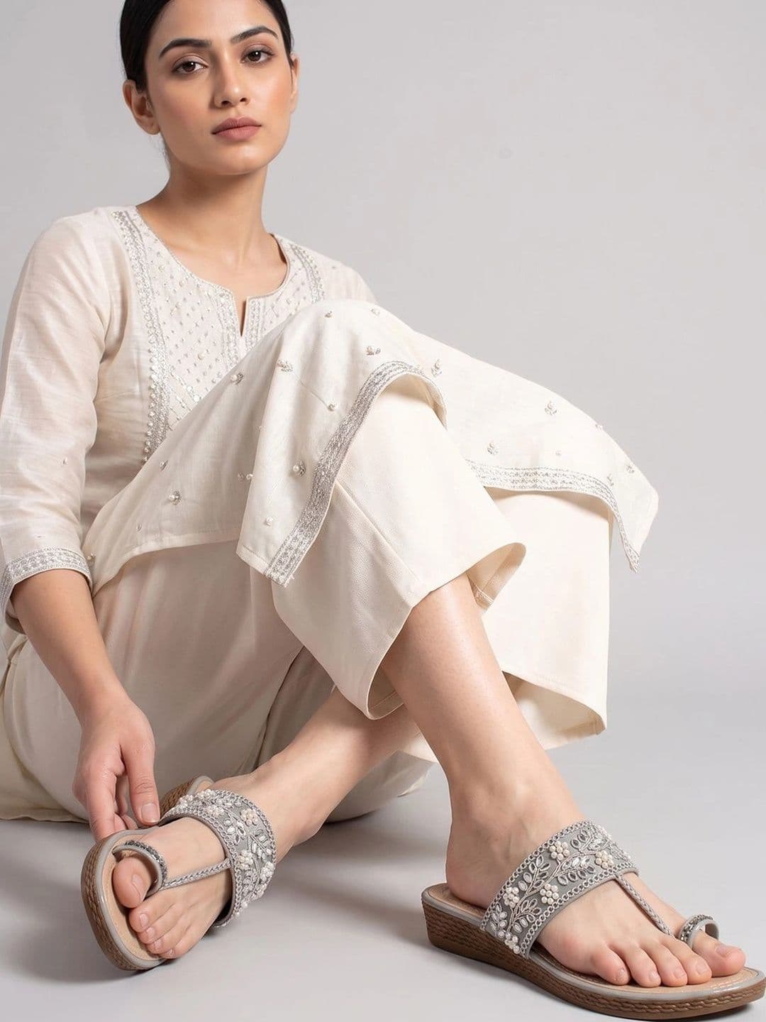 TRIKSY Women Embellished Ethnic One Toe Flats - view 1