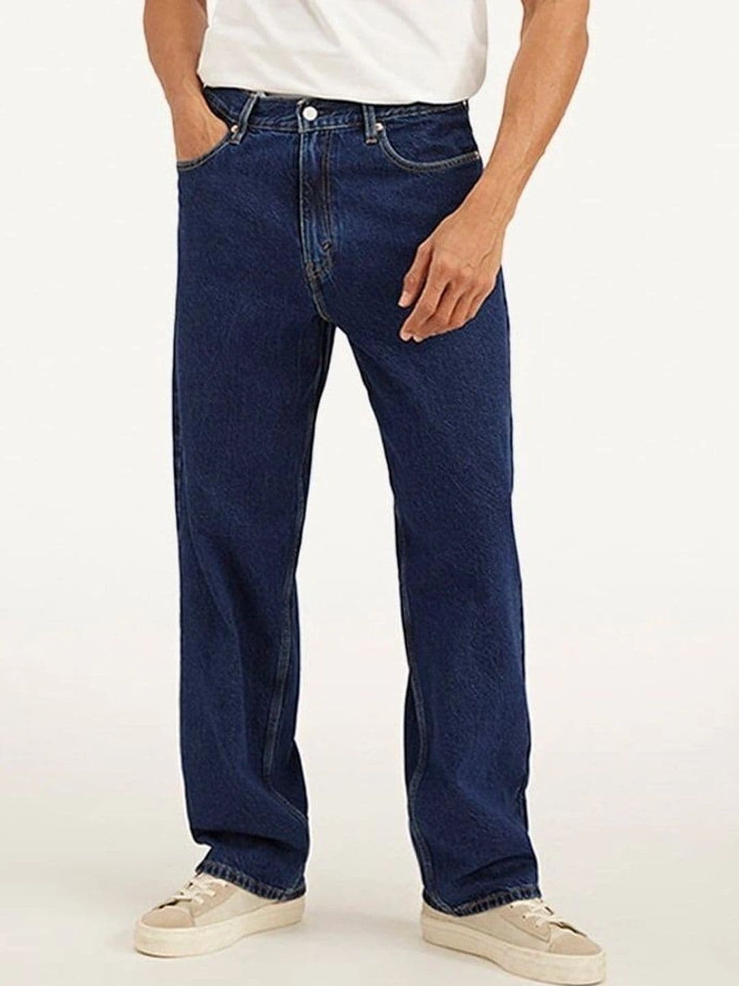 LEVORCE Men Relaxed Fit Mid-Rise Stretchable Jeans - view 1