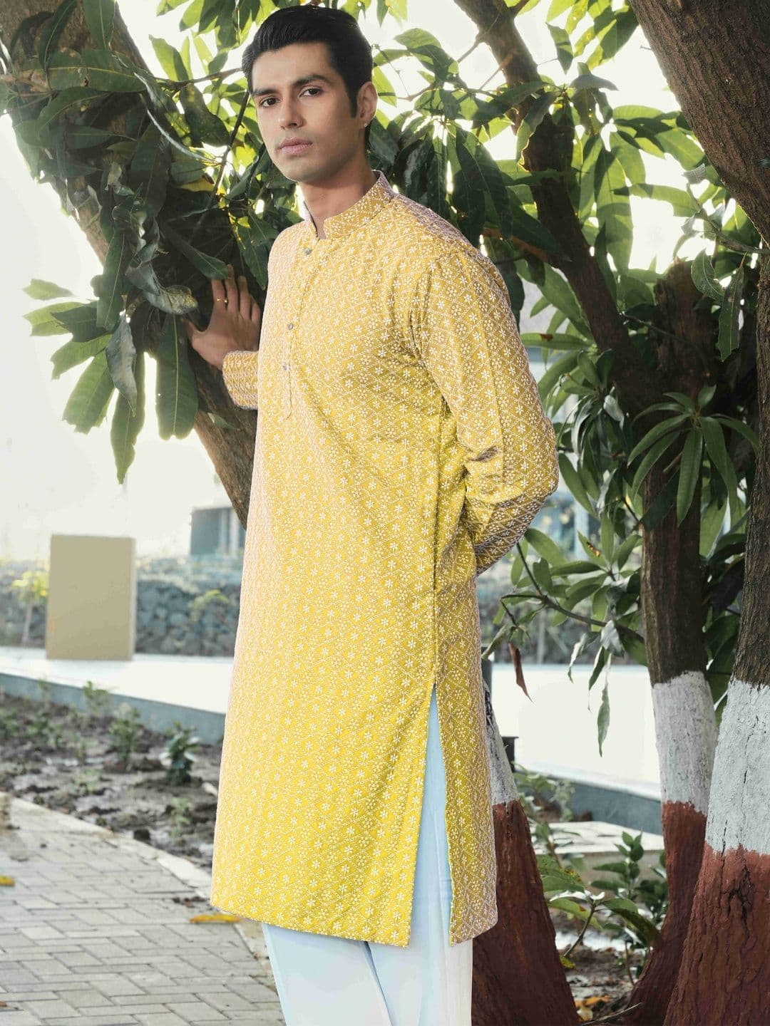 Anouk Men Geometric Embroidery Knee Length Straight Kurta - view 1