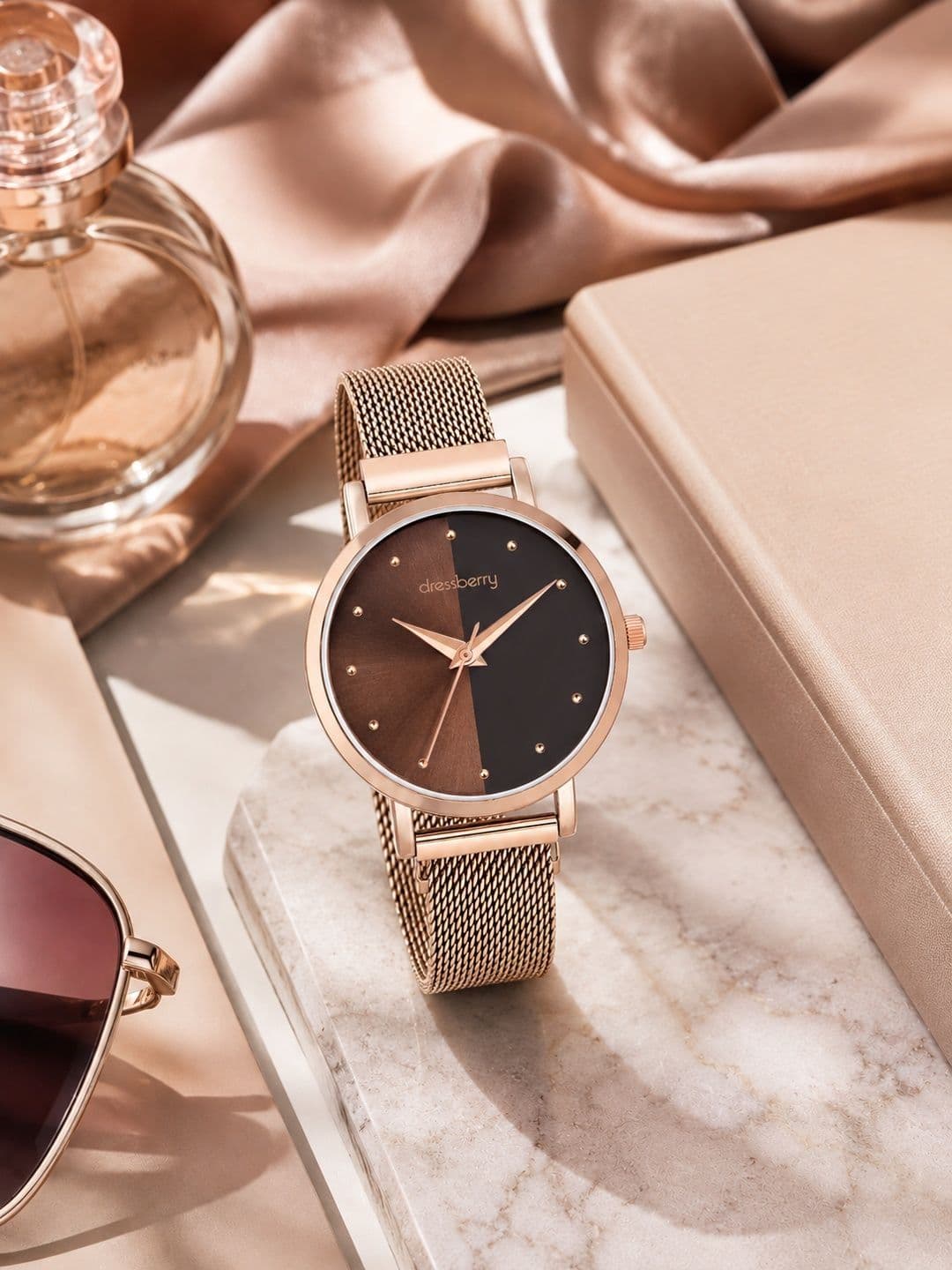 DressBerry Women Black Dial & Rose Gold-Plated Bracelet Style Straps Analogue Watch HOBDB-103-BK - view 1