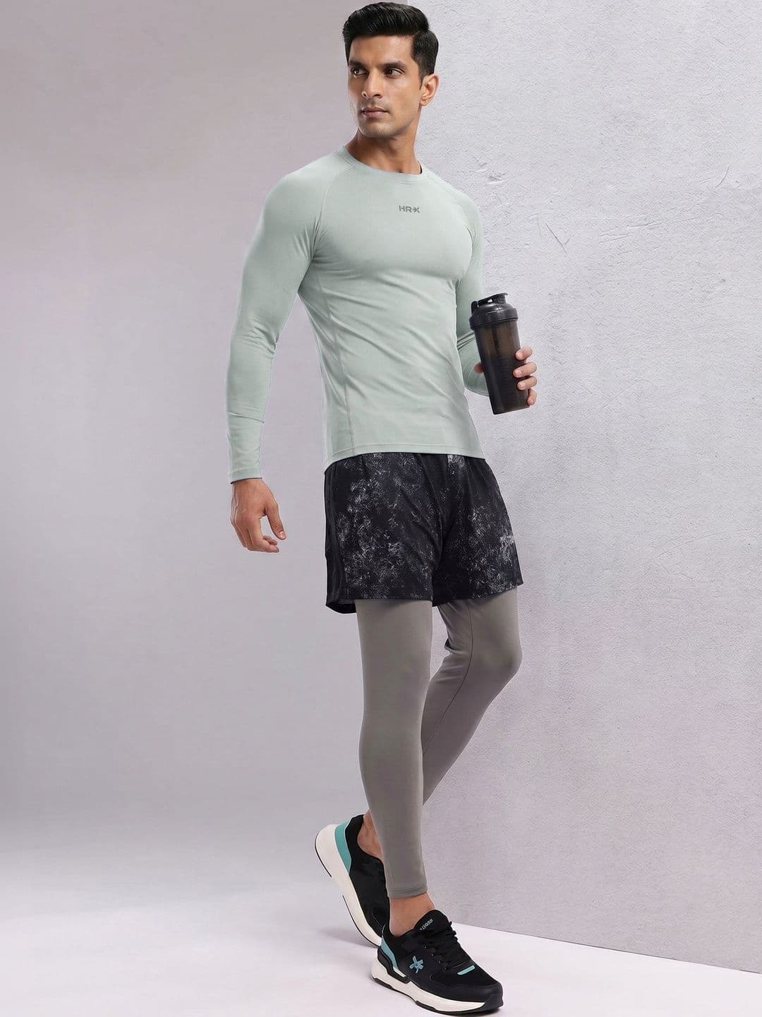 HRX by Hrithik Roshan Men Brand Logo Solid Round Neck Long Sleeves T-shirt - view 1
