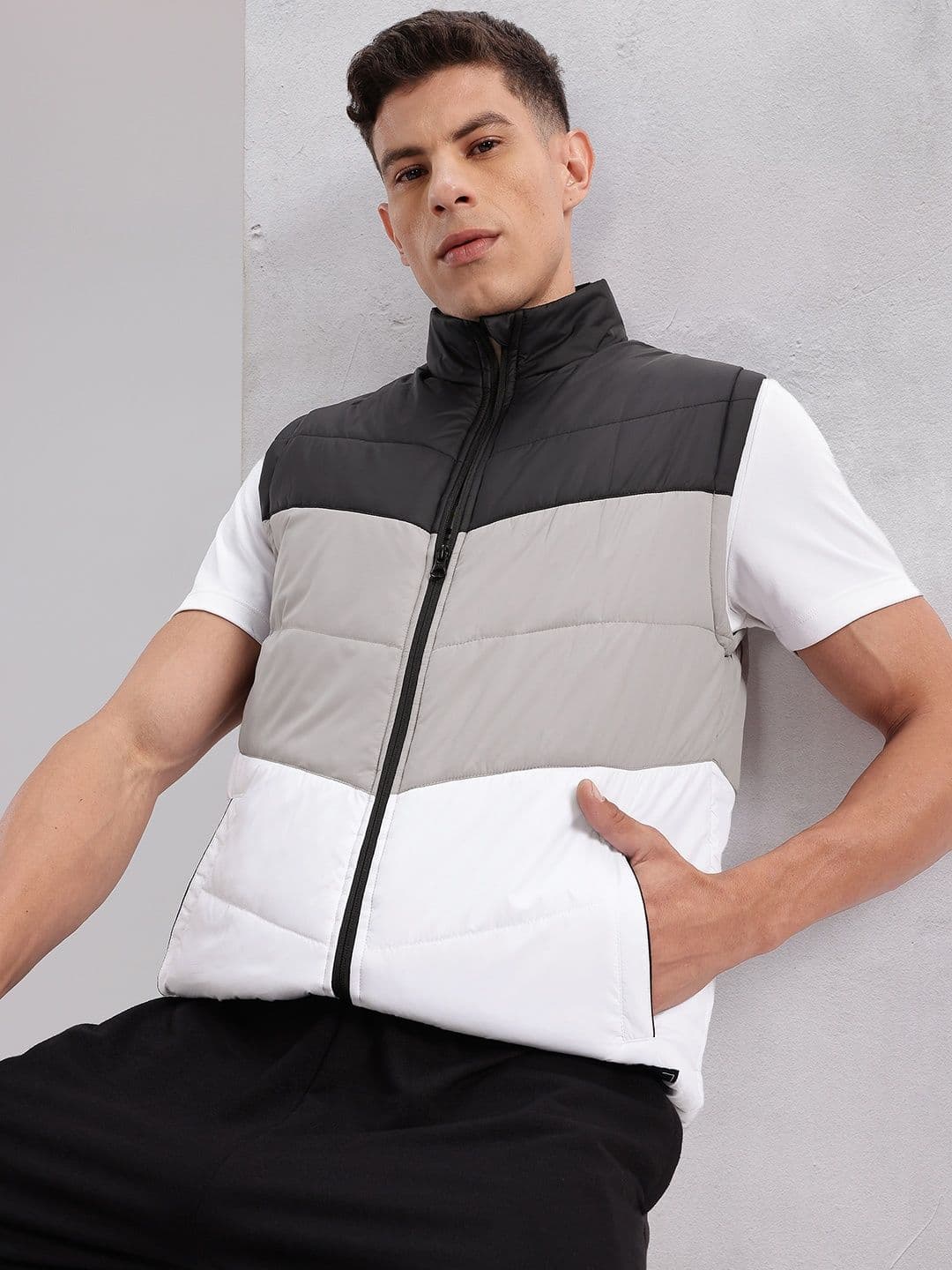 HRX by Hrithik Roshan Men Colourblocked Gilet Jacket - view 1