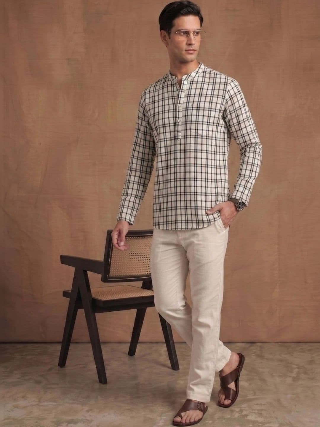 Navibhu Men Checked Kurta - view 1