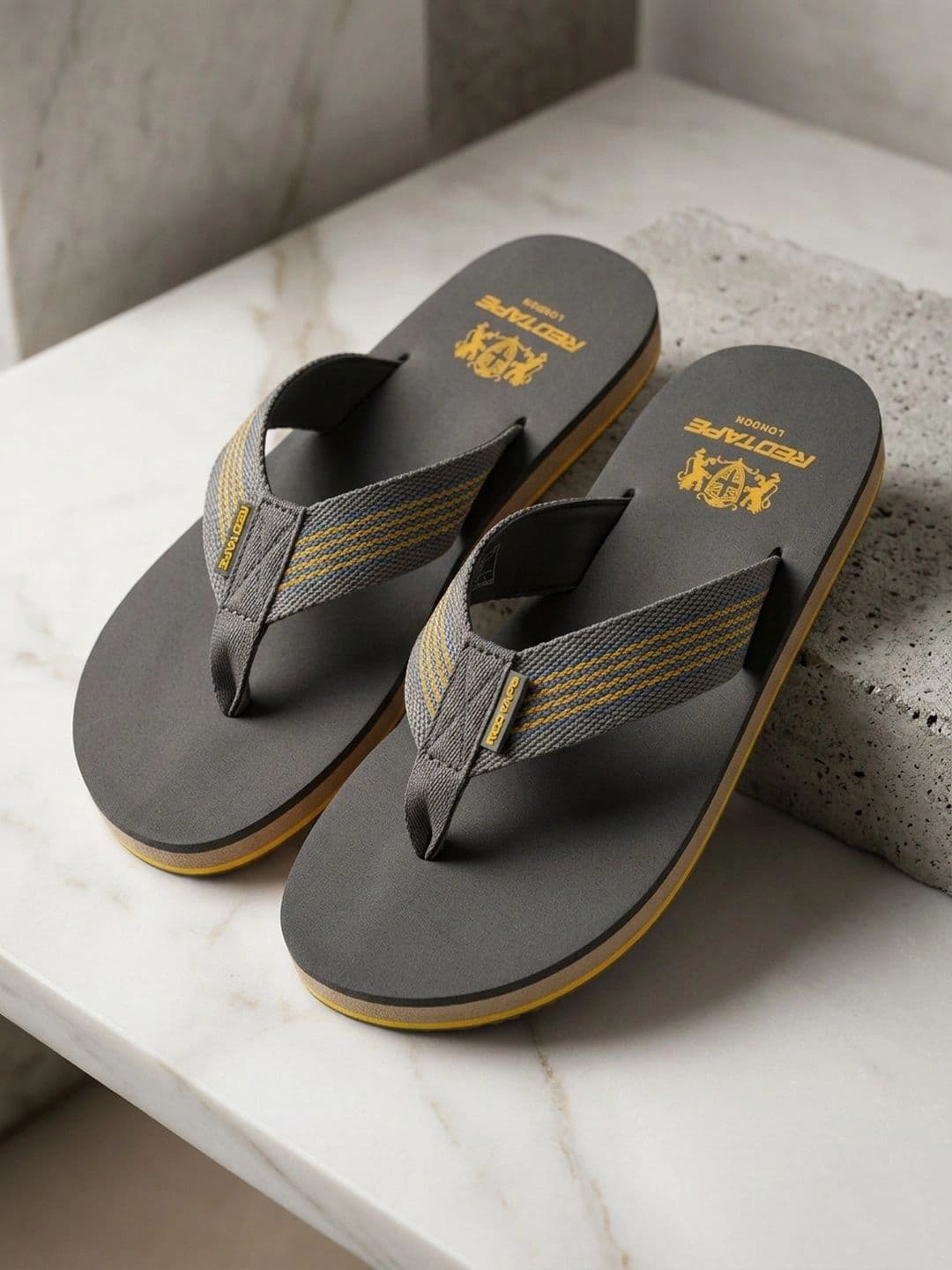 Red Tape Men Thong Flip-Flops - view 1