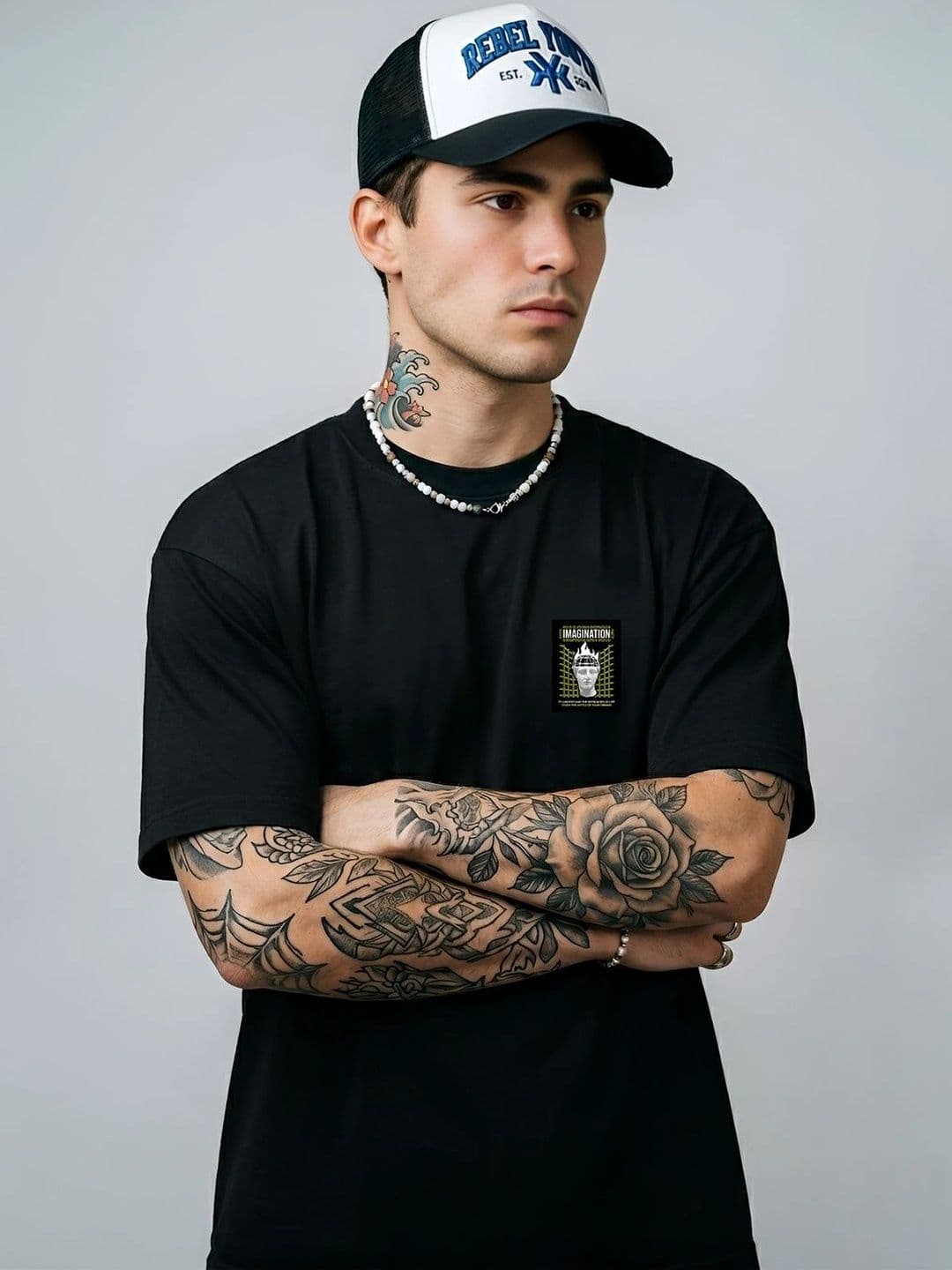 Black Pigeon Men Printed Pockets T-shirt - view 1