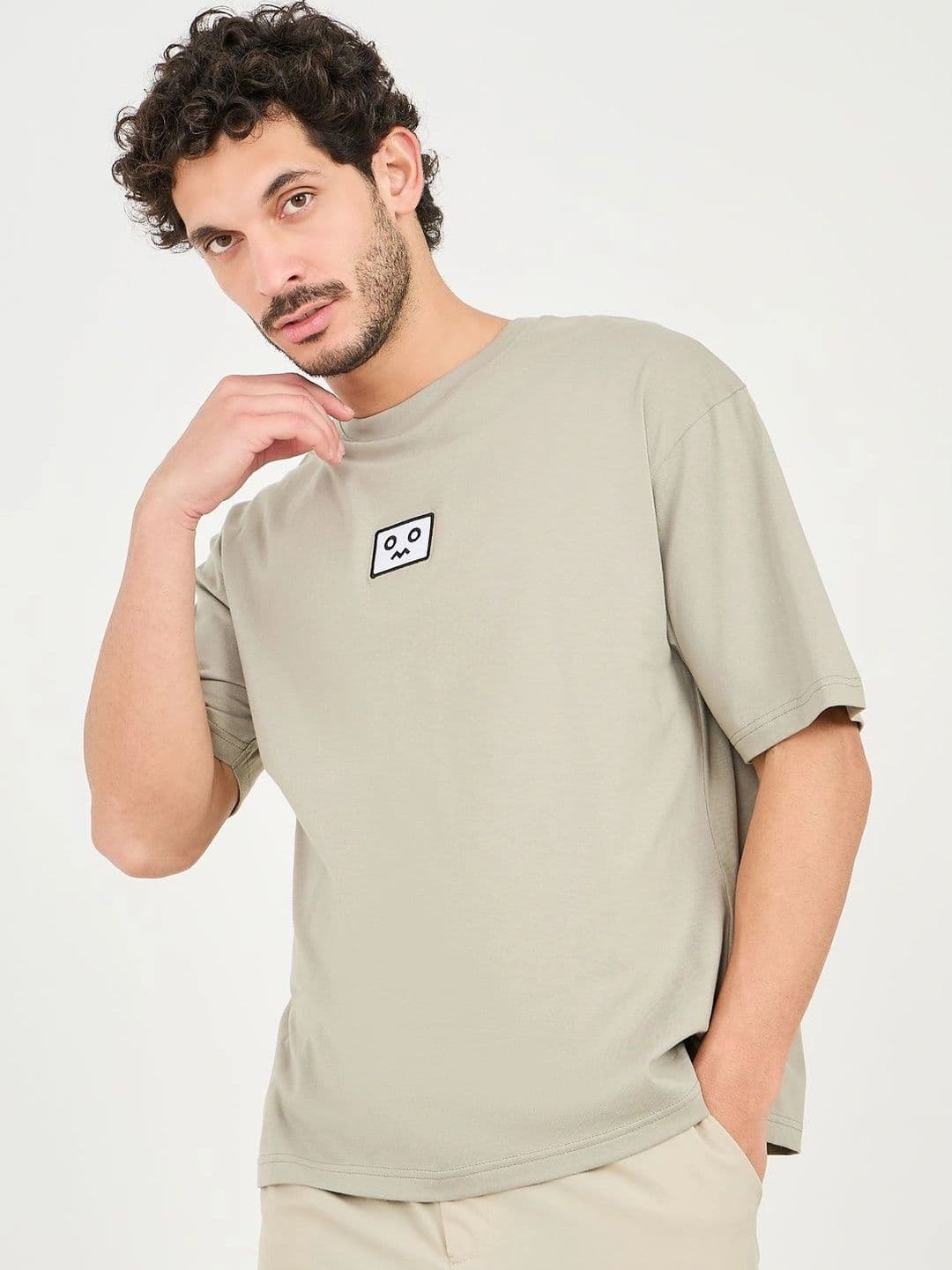 Styli Men Embroidered Badge Detail Cotton Oversized T-Shirt - view 1