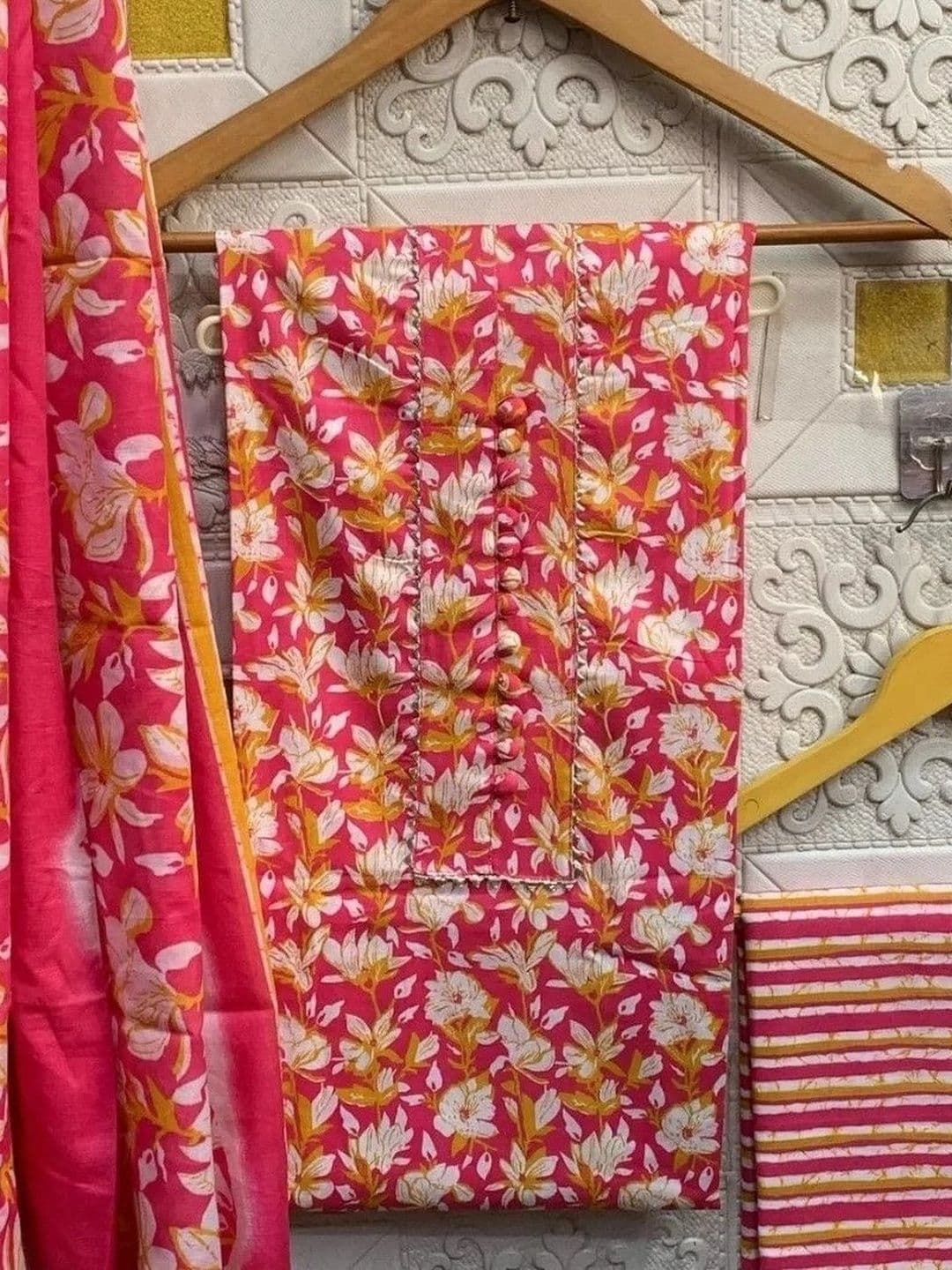 GC 80 BY GAURI COLLECTION Printed Pure Cotton Unstitched Dress Material - view 1