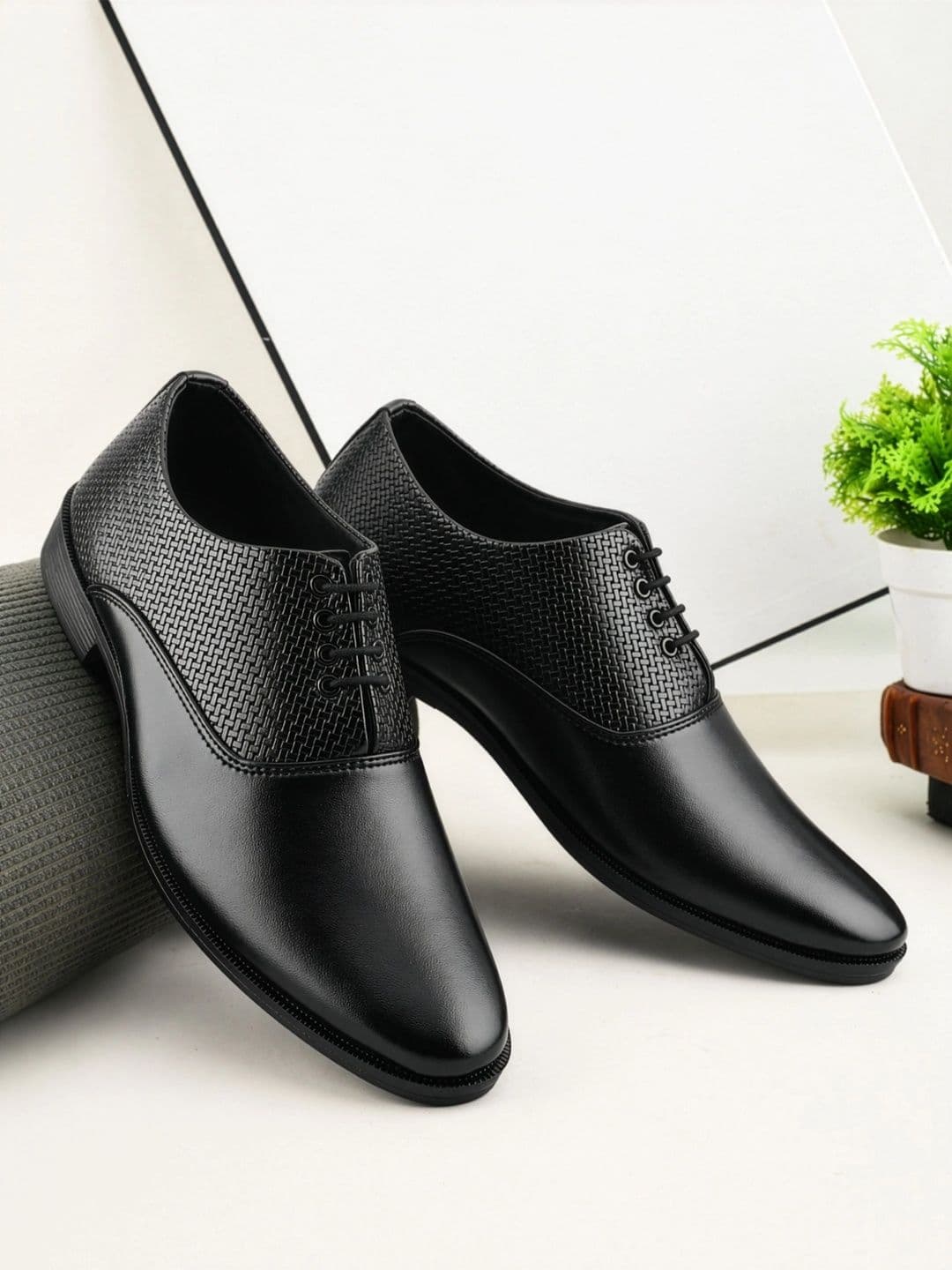 HERE&NOW Men Textured Pointed Toe Lace-Ups Formal Derbys - view 1