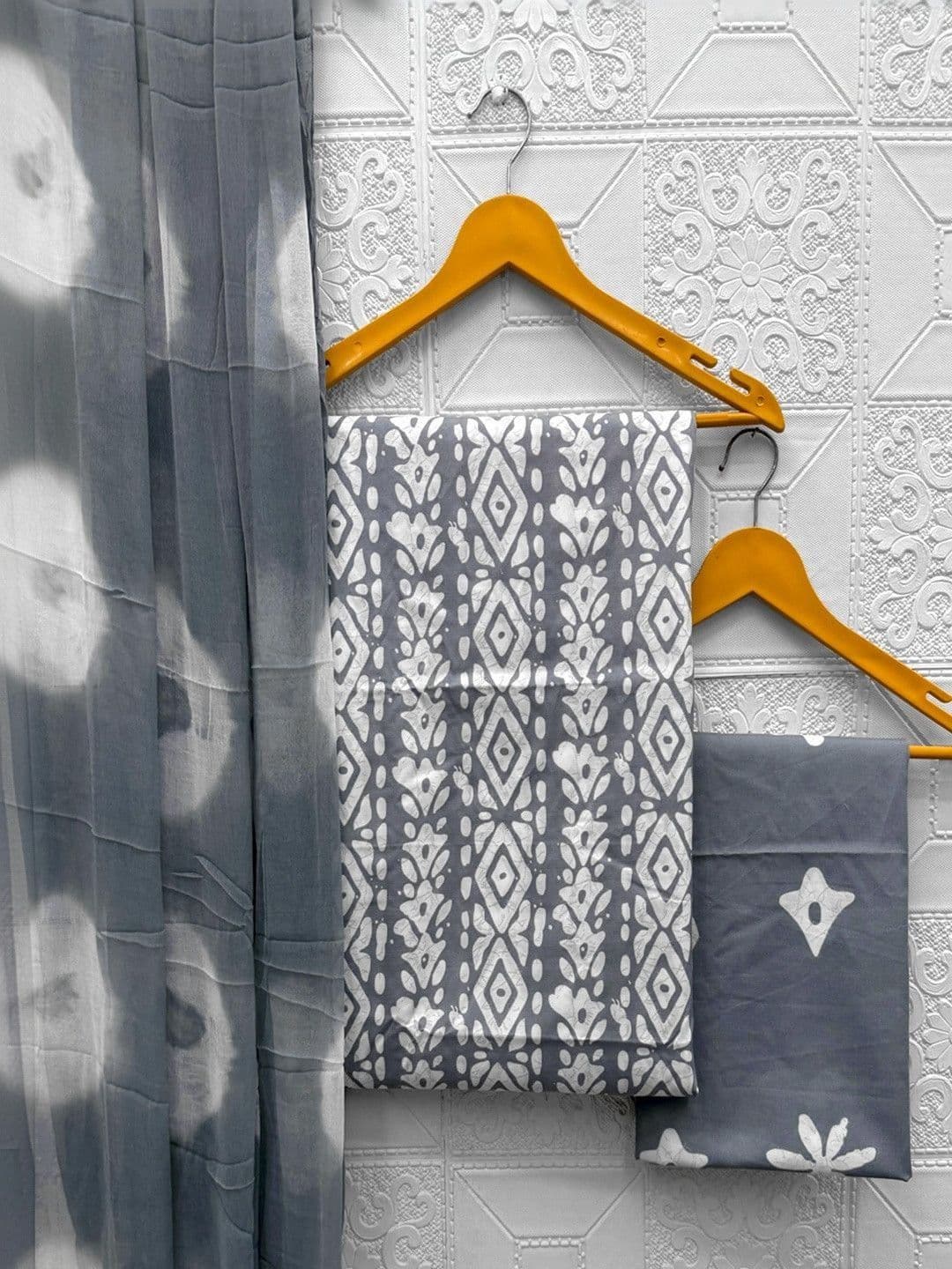 FashionsEye Geometric Printed Pure Cotton Unstitched Dress Material - view 1