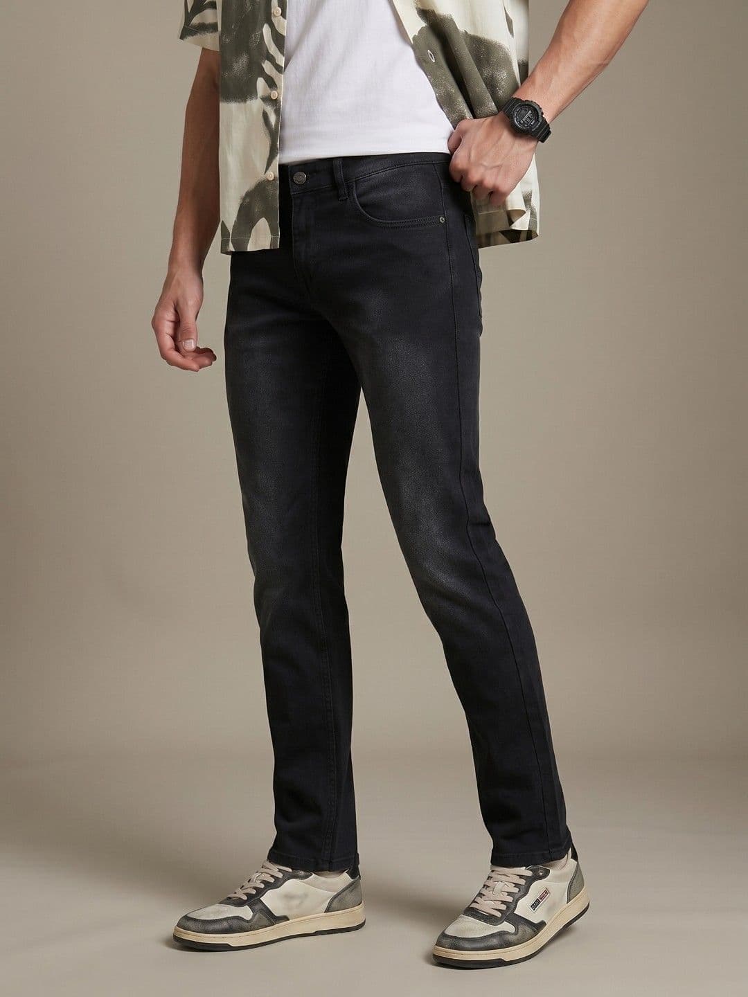 glitchez Men Slim Fit Mid-Rise Light Fade Stretchable Jeans - view 1
