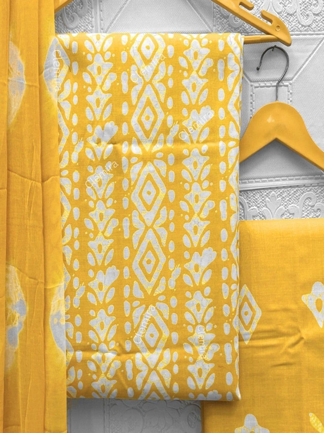 FashionsEye Printed Pure Cotton Unstitched Dress Material - view 1