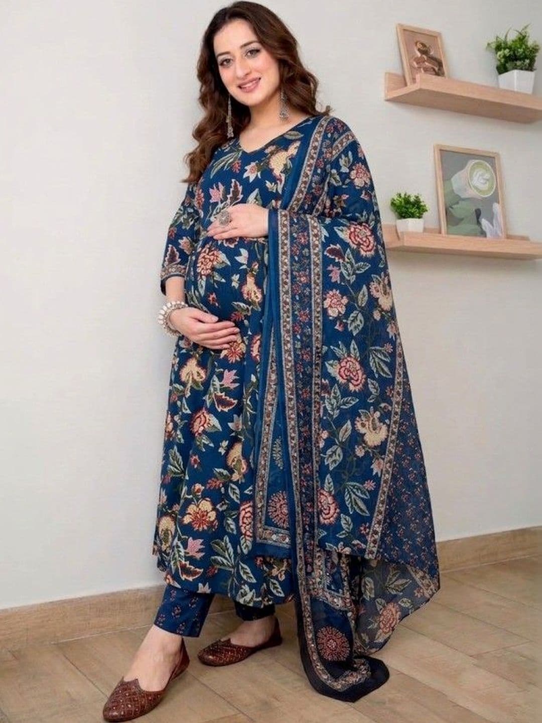 Assume Fab Women Floral Printed Regular Kurti with Trousers & With Dupatta - view 1