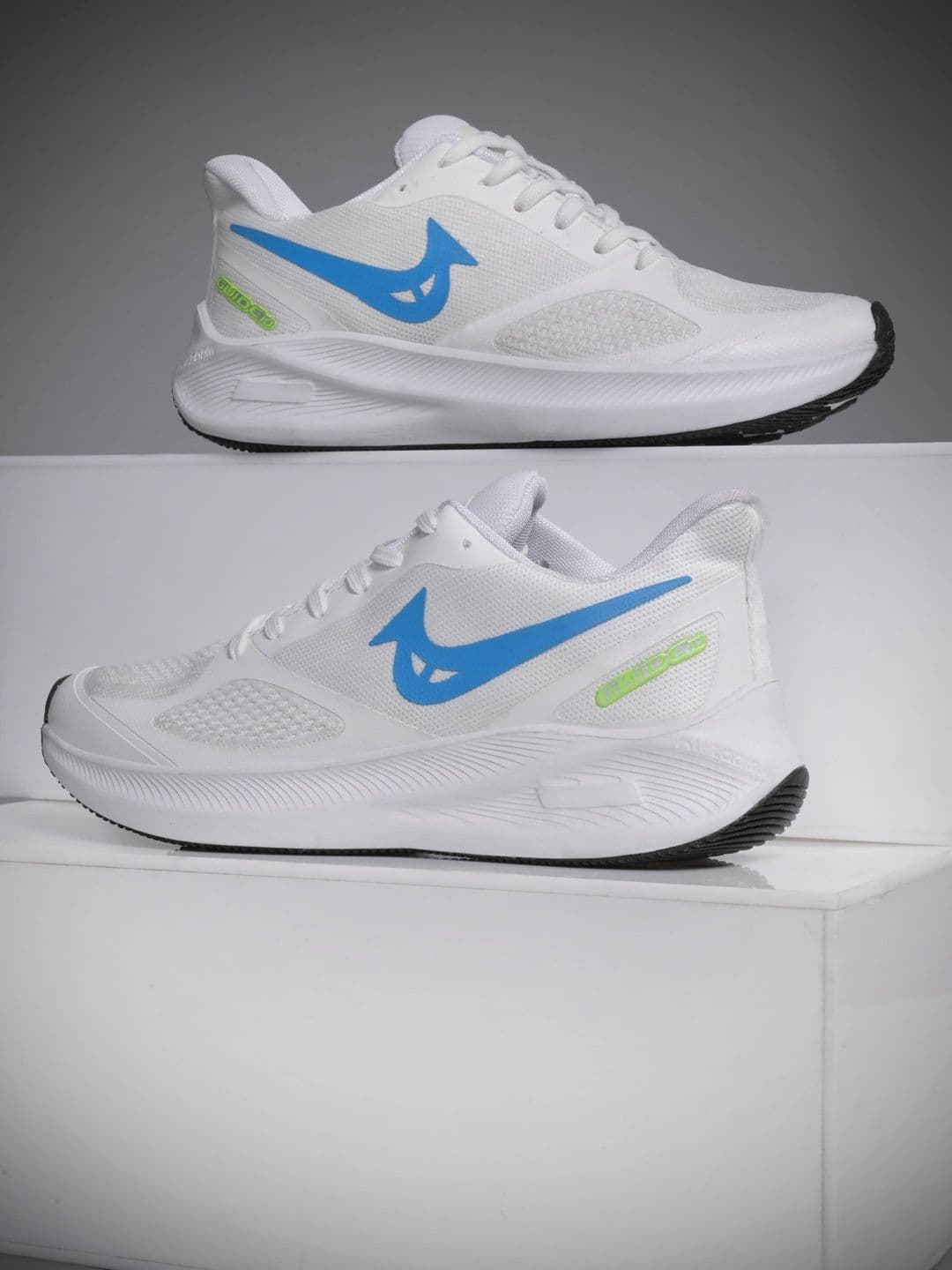 CLD Men Mesh Running Shoes - view 1