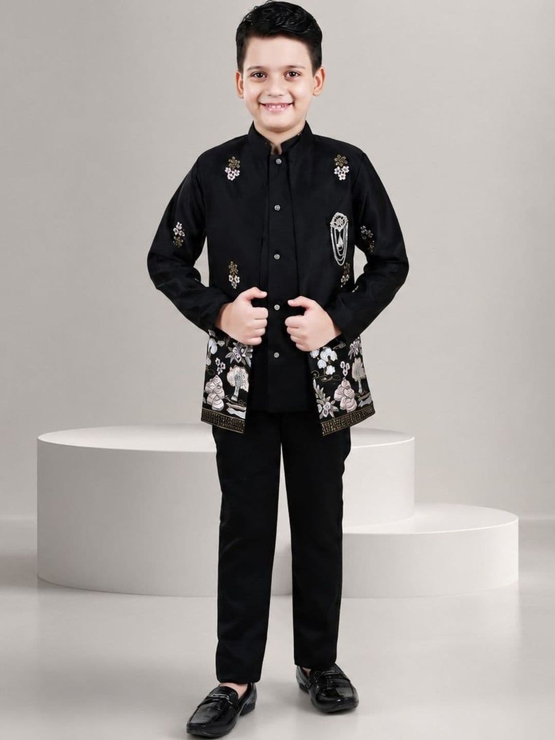 Sangria Boys Embroidered Mandarin Collar Sherwani - view 1