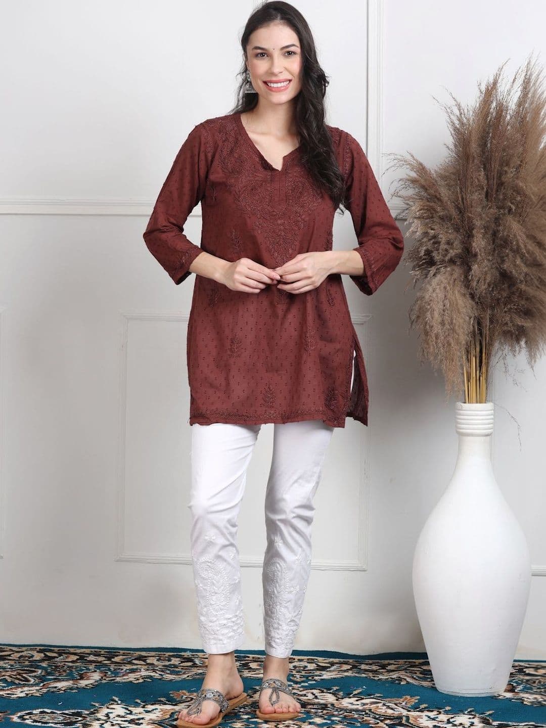 Noorza Chikankari Ethnic Motifs Embroidered V-Neck Chikankari Handloom Chikankari Kurti - view 1