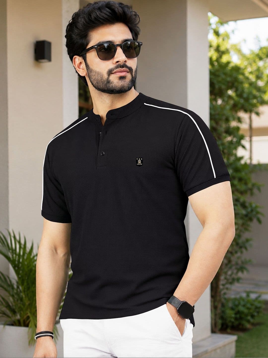 VeBNoR Men Brand Logo Mandarin Collar T-shirt - view 1