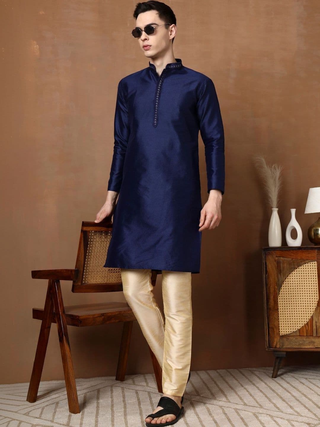 Dincharya Men Thread Work Kurta - view 1