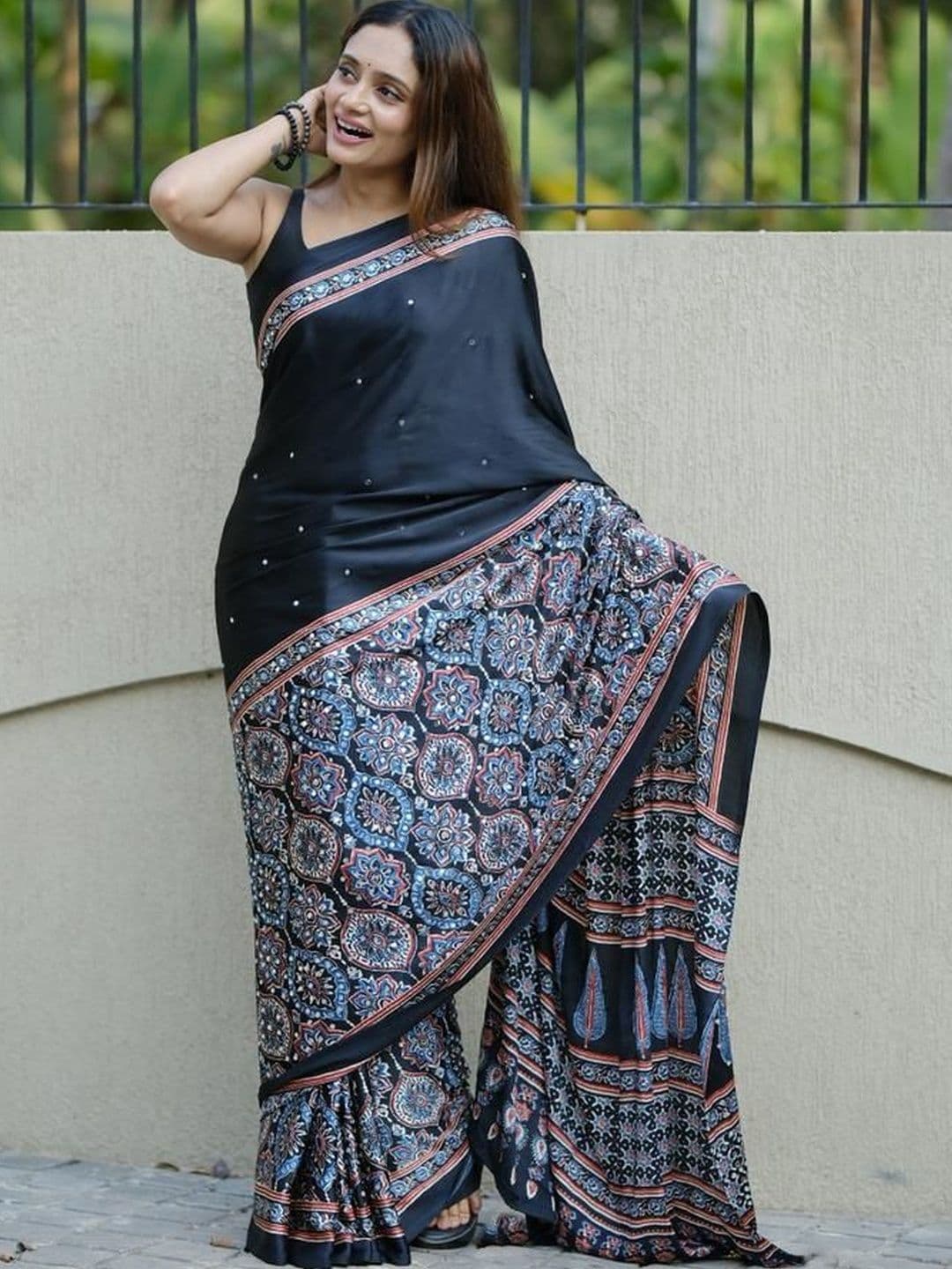 STAVA CREATION Ethnic Motifs Sequinned Block Print Saree - view 1