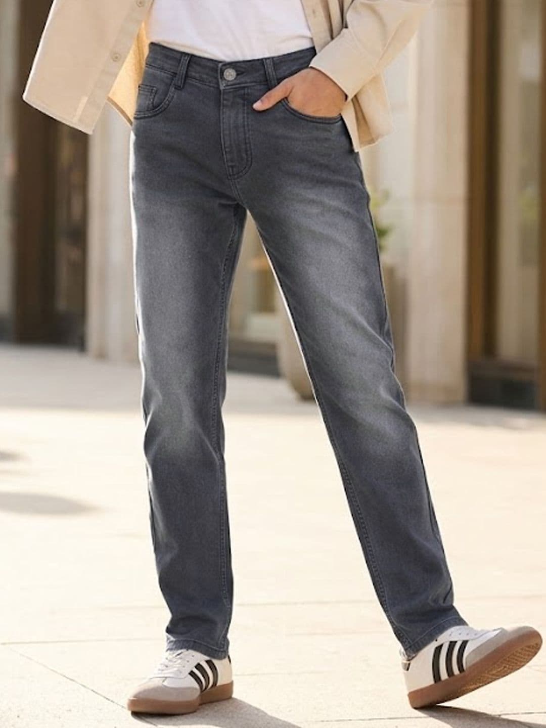 Urbano Fashion Men Grey Slim Fit Mid-Rise Clean Look Stretchable Jeans - view 1