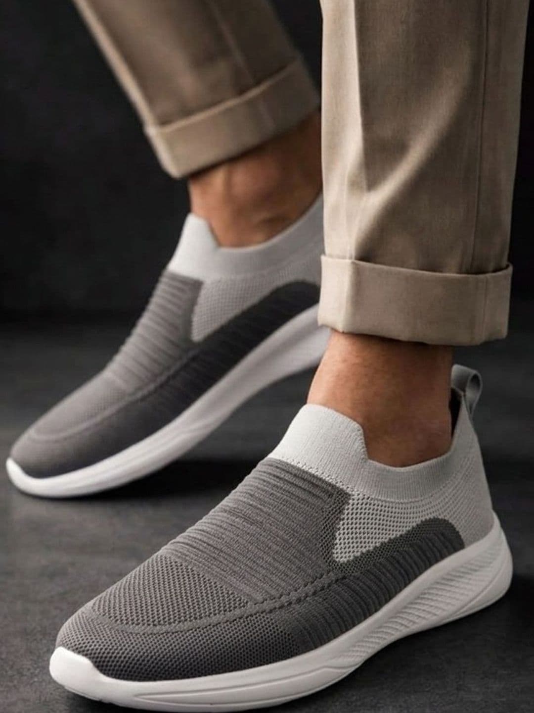 HRX by Hrithik Roshan Men Textured Round Toe Sneakers - view 1