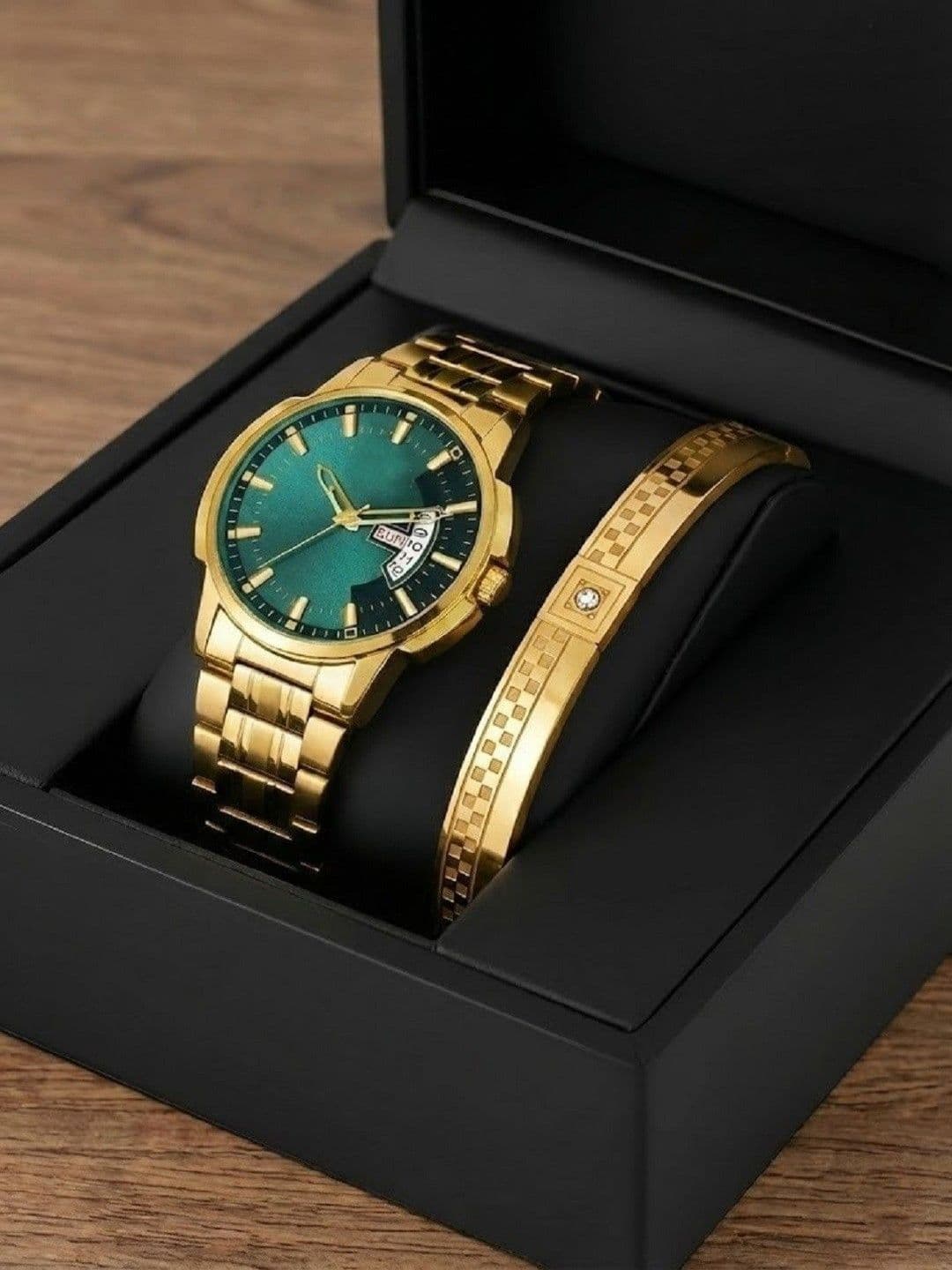 LAKSH Unisex Dial & Stainless Steel Straps Analogue Watch DD Gold Green&One Diamond kadu - view 1