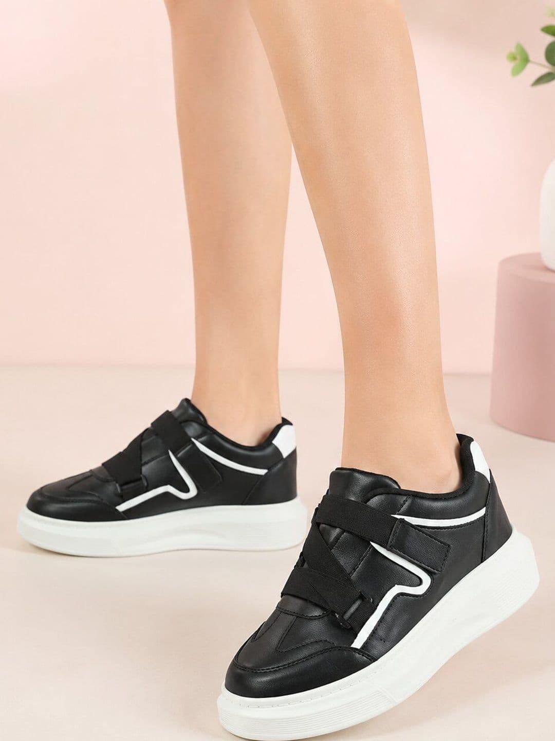 Roadster Women Black Solid Round Elastic Straps Lightweight Slip-On Sneakers - view 1