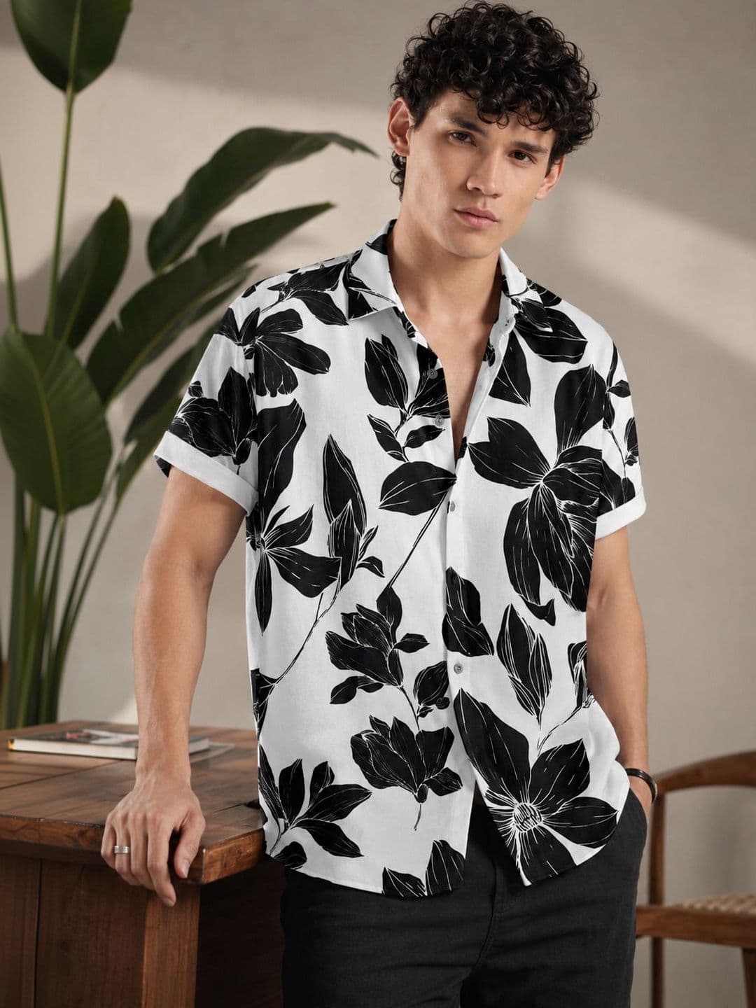 AGNIVAR COLLECTION Men Floral Printed Casual Shirt - view 1