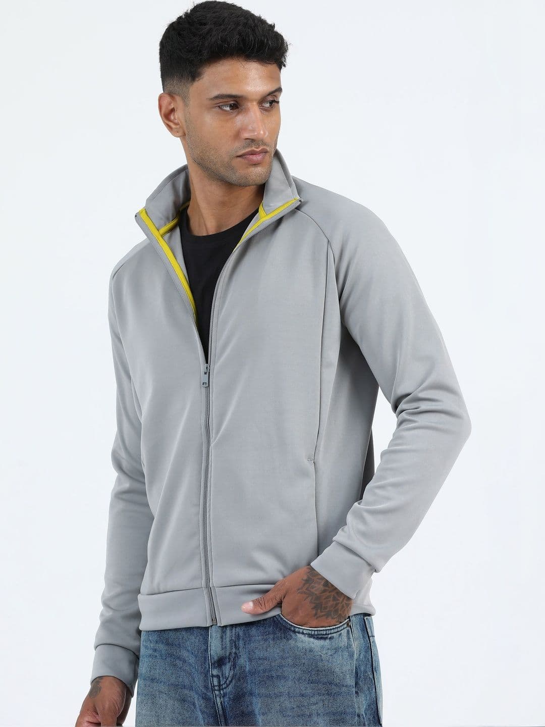 SHOWKEY Men Lightweight Sporty Jacket - view 1