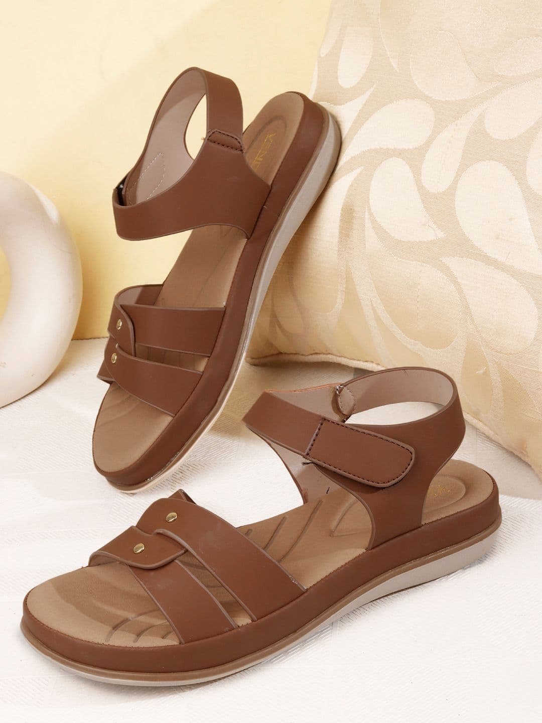 VENDOZ Women Open Toe Flats - view 1