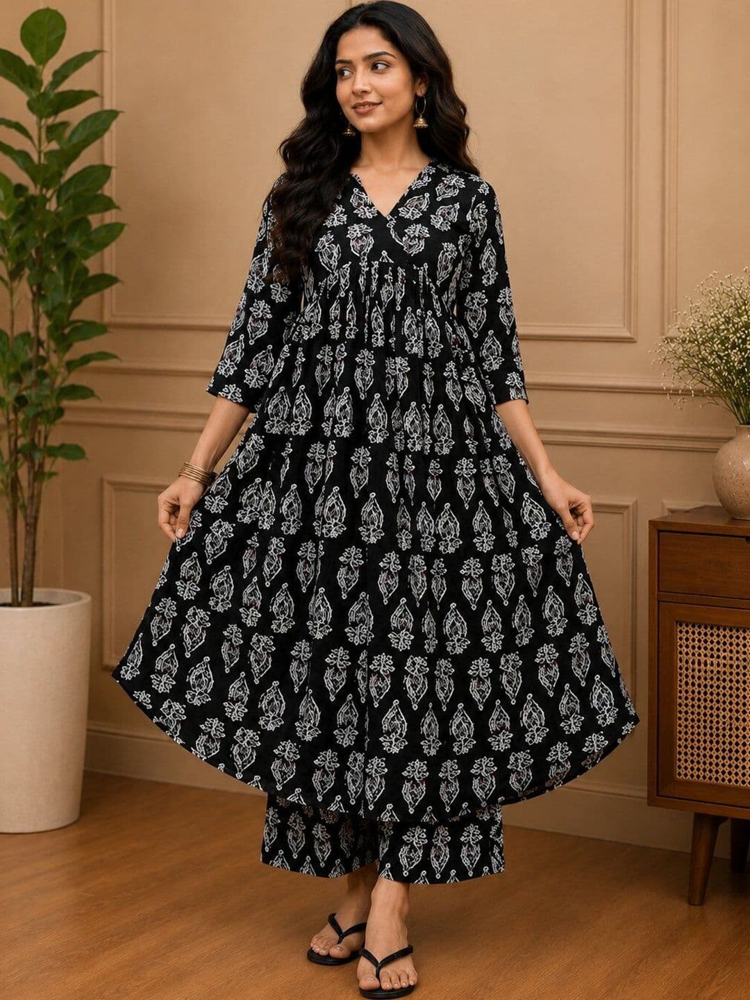 UGMAZ Women Ethnic Motifs Printed Tiered Kurta with Palazzos - view 1