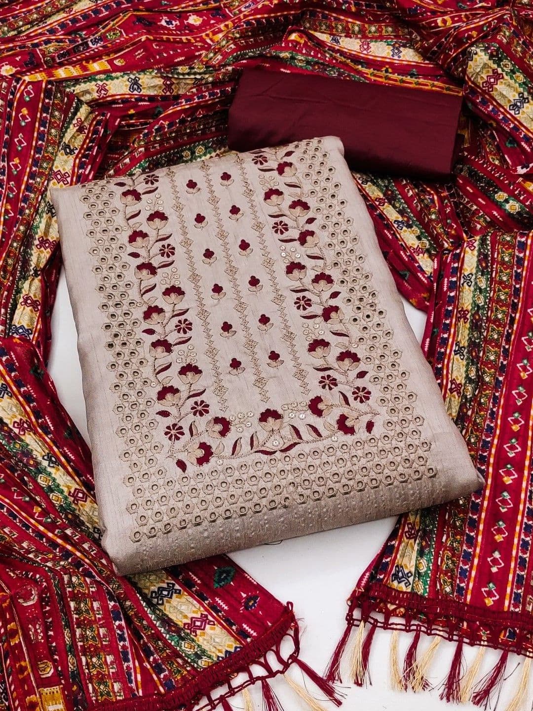 Moda Rapido Embroidered Unstitched Dress Material - view 1