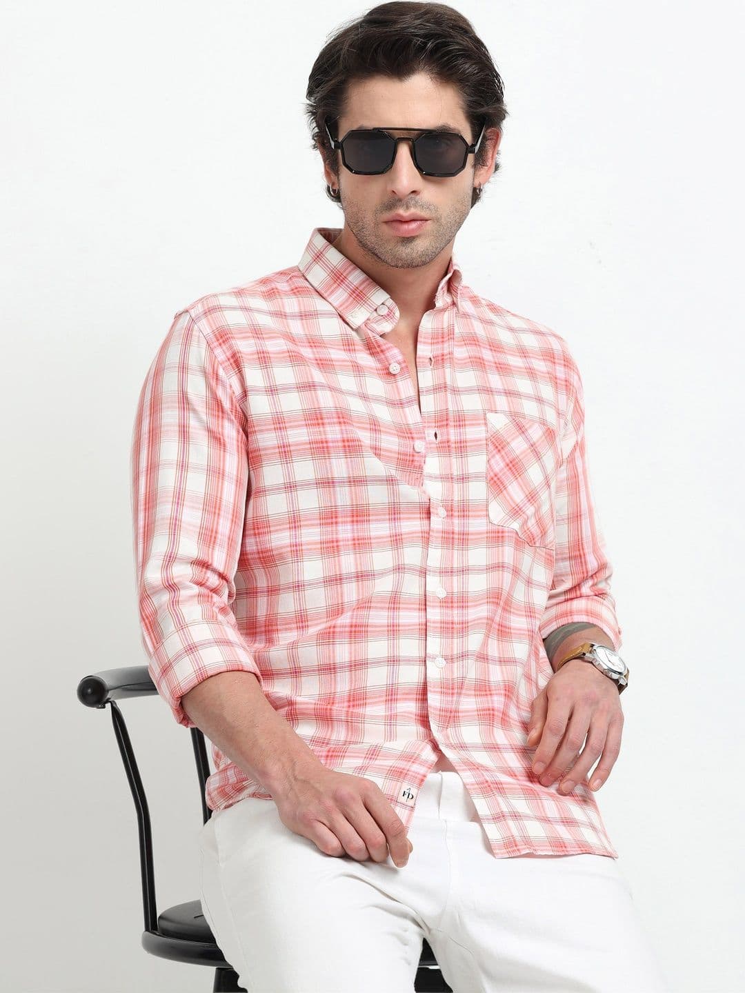 FashionDistrict Men Relaxed Checked Casual Shirt - view 1