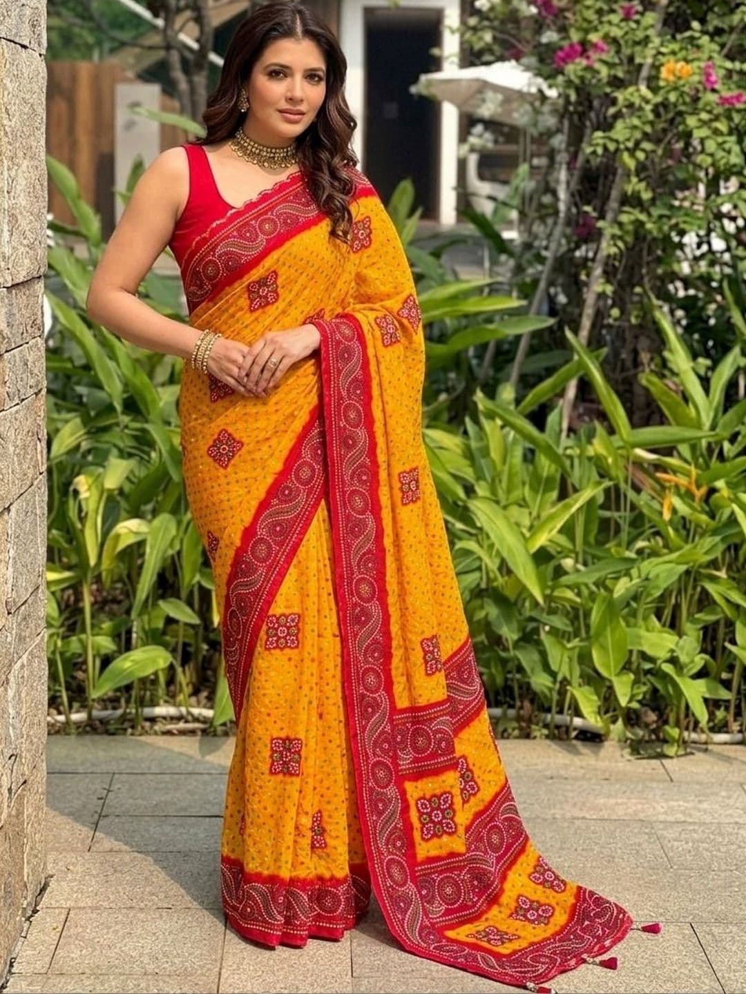 Sangria Bandhani Mirror Work Silk Blend Bandhani Saree - view 1