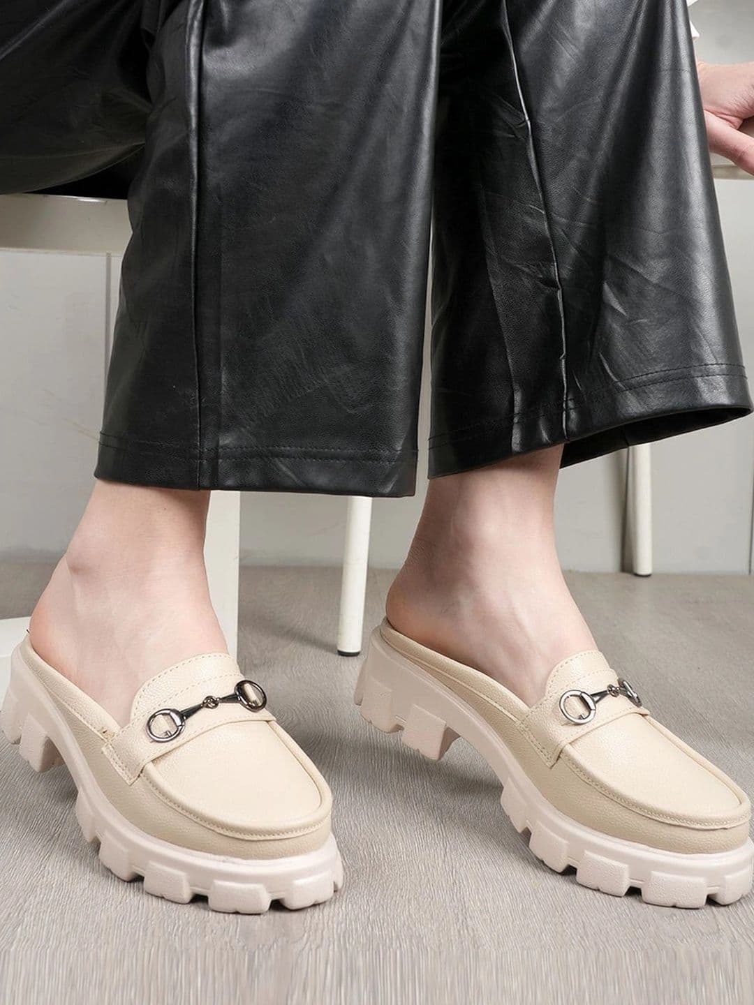 Moda Rapido Women Casual Loafers - view 1