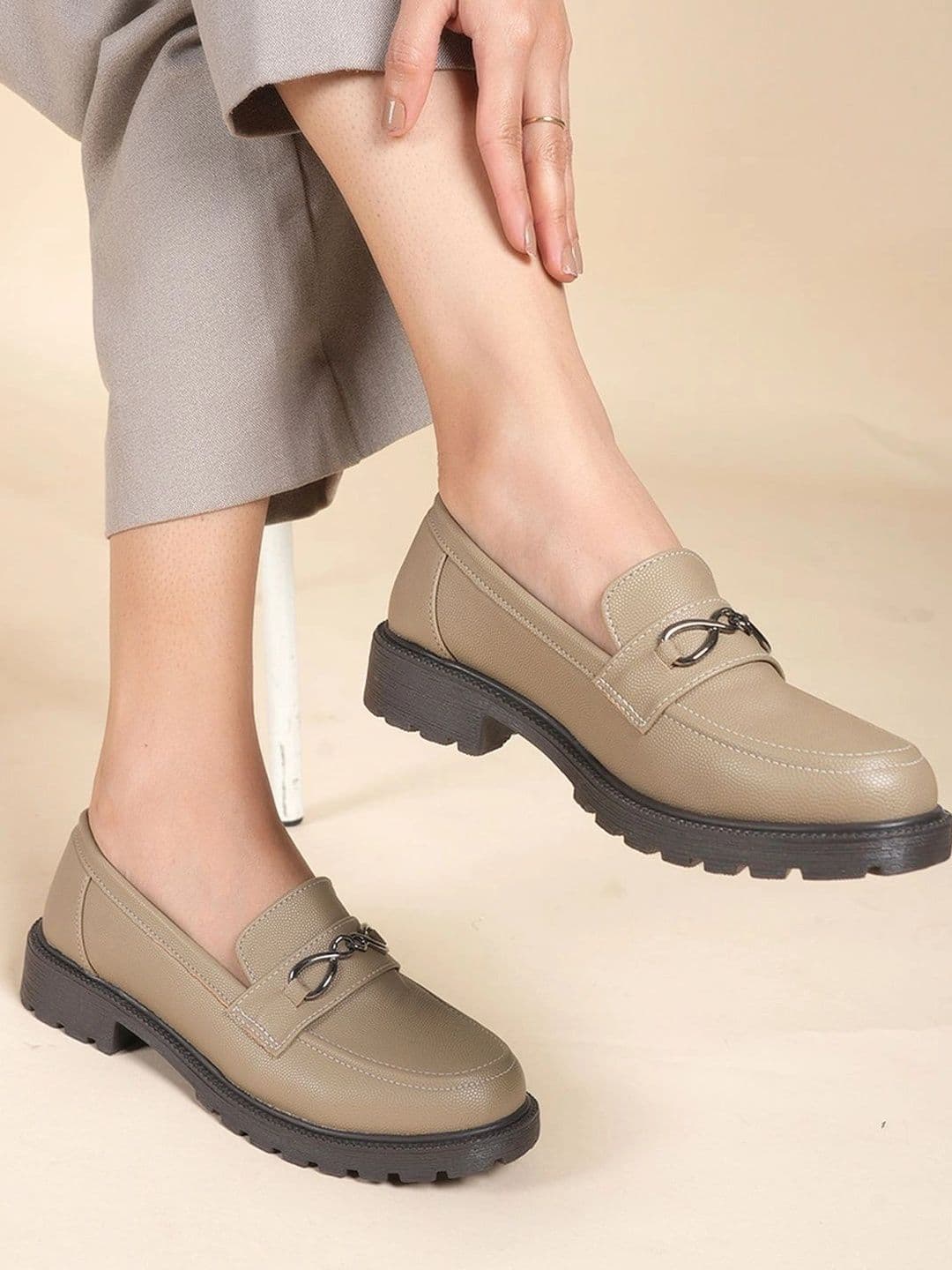 Moda Rapido Women Casual Loafers - view 1