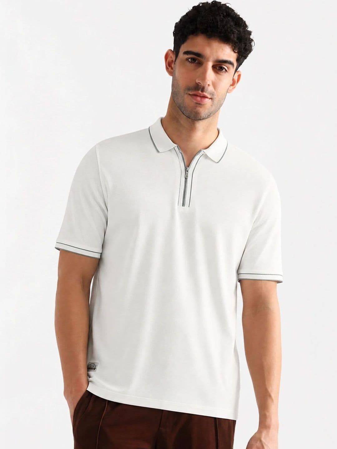 Klub Fox Men Solid Polo Collar T-shirt - view 1