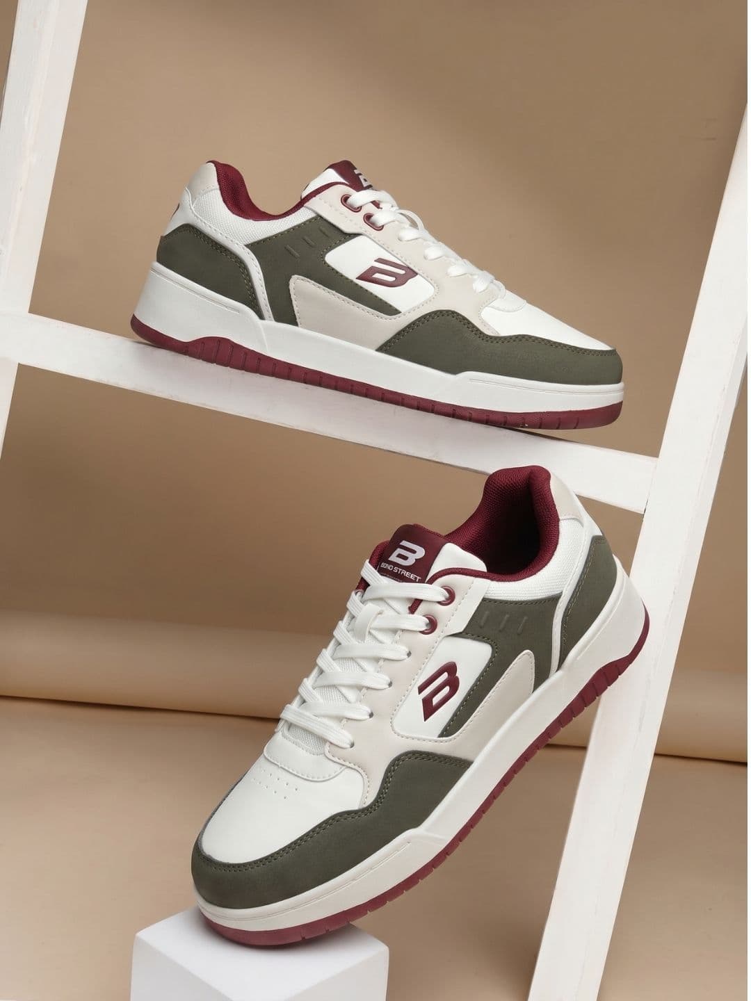Bond Street By Red Tape Men Colourblocked Sneakers - view 1