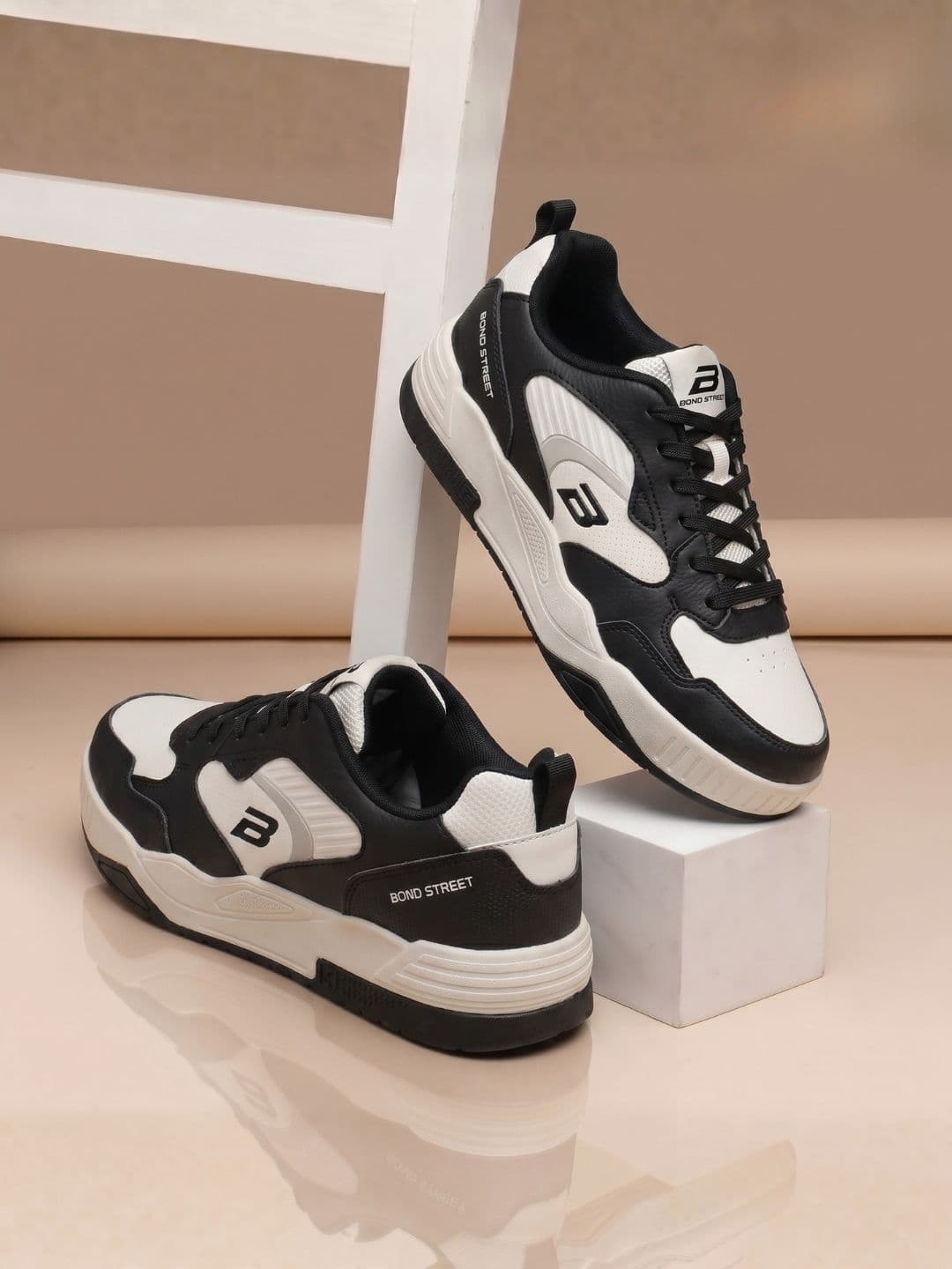 Bond Street By Red Tape Men Colourblocked Round Toe Lace Ups Sneakers - view 1